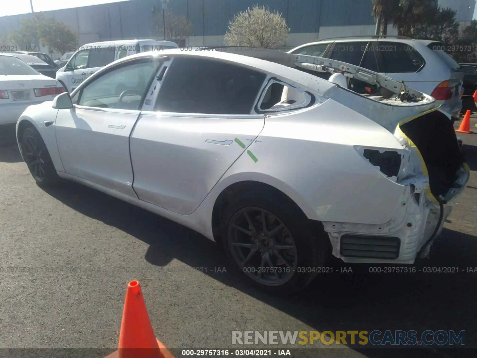 3 Photograph of a damaged car 5YJ3E1EA5LF615333 TESLA MODEL 3 2020