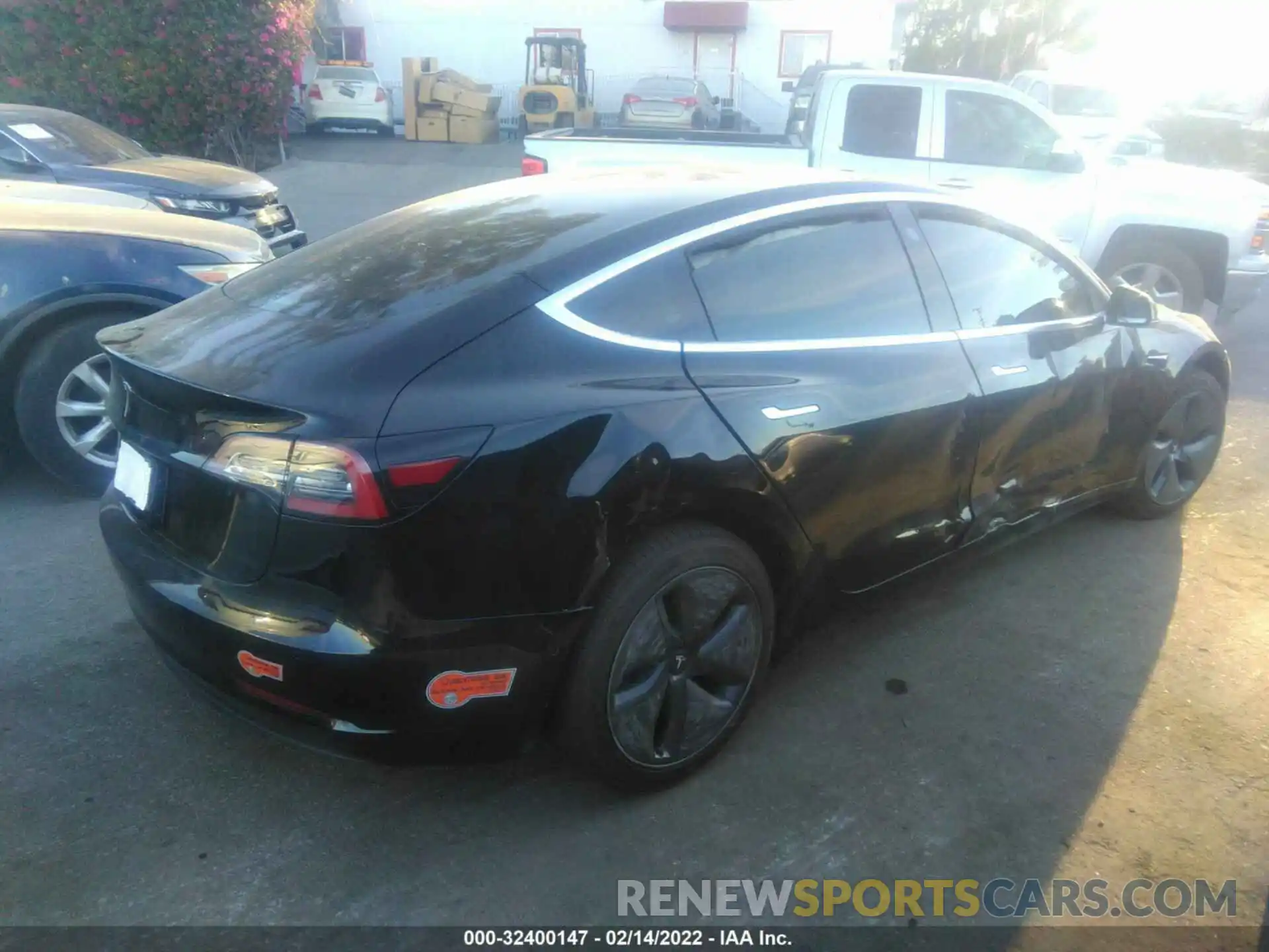 4 Фотография поврежденного автомобиля 5YJ3E1EA5LF630091 TESLA MODEL 3 2020