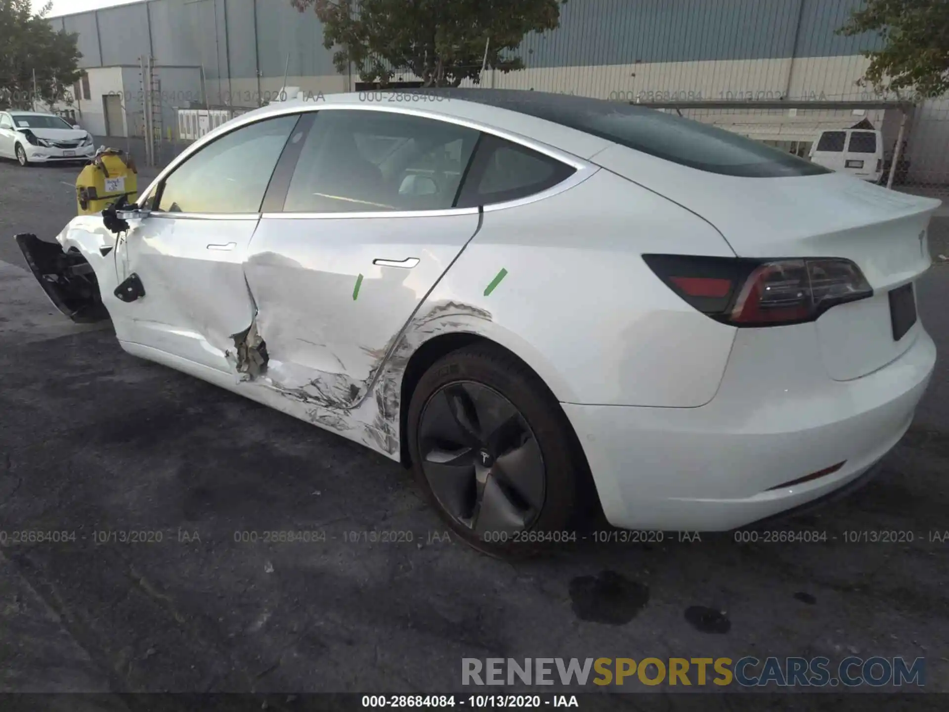 3 Photograph of a damaged car 5YJ3E1EA5LF631936 TESLA MODEL 3 2020