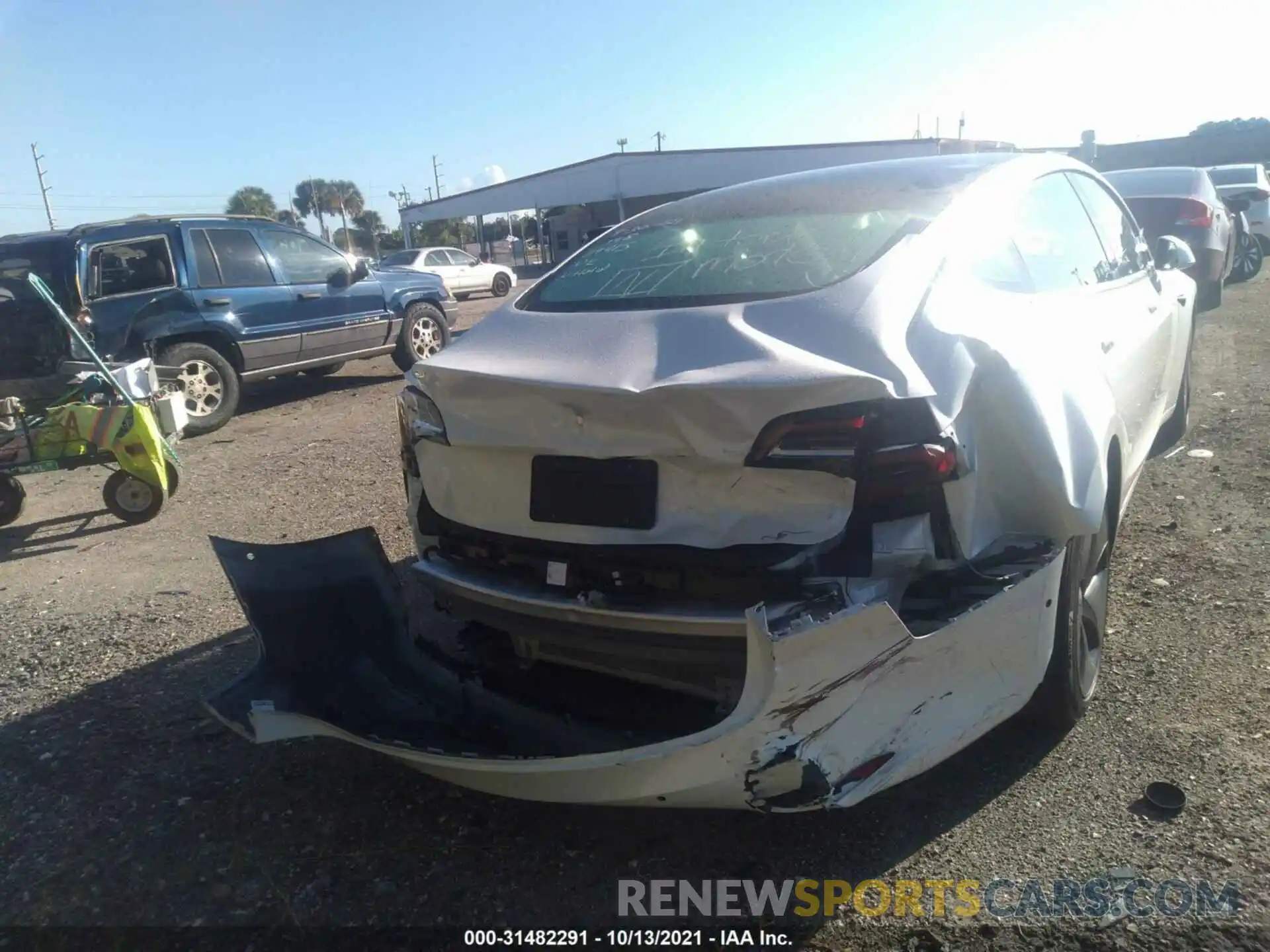 6 Photograph of a damaged car 5YJ3E1EA5LF632925 TESLA MODEL 3 2020