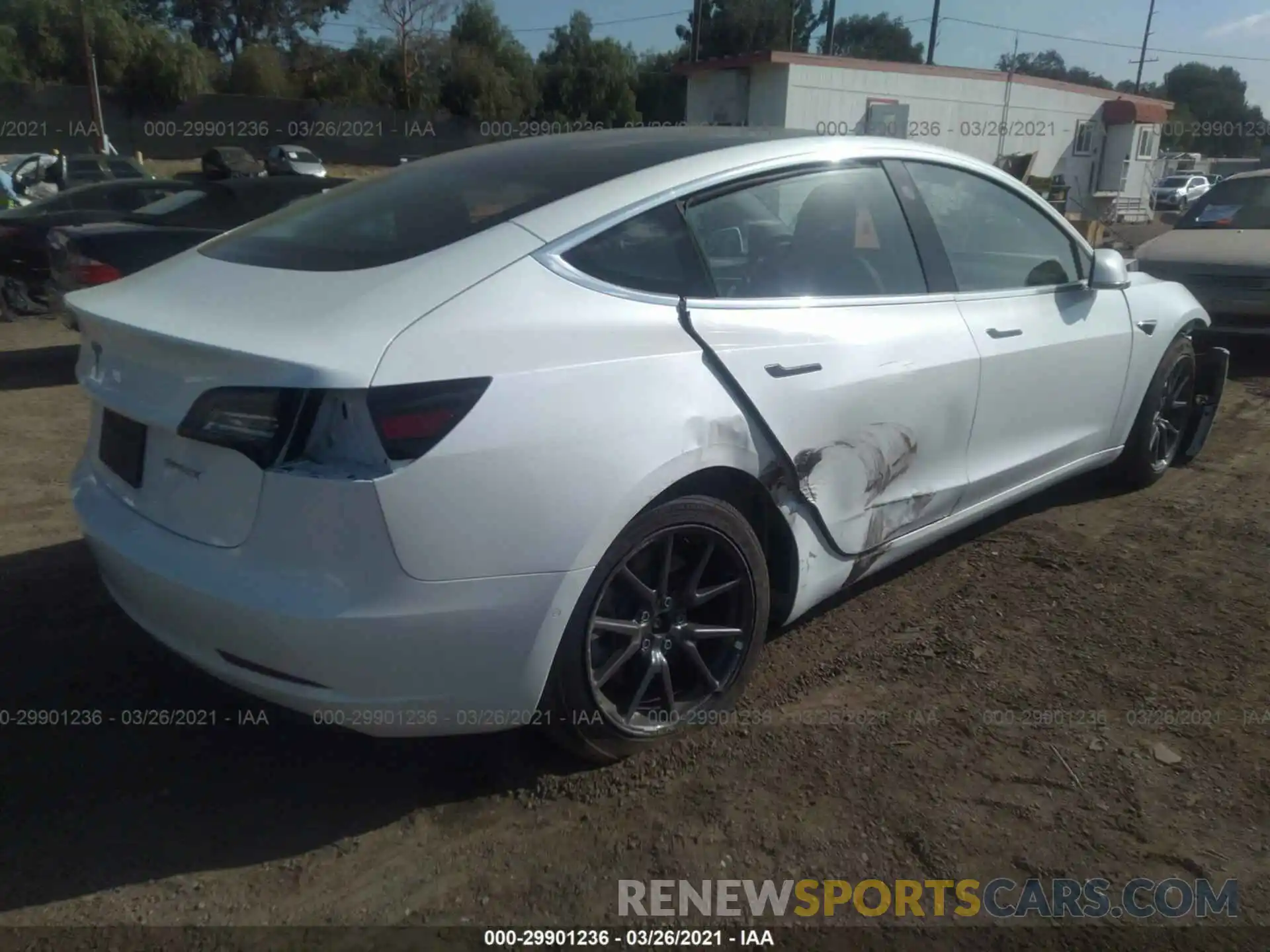 4 Photograph of a damaged car 5YJ3E1EA5LF633119 TESLA MODEL 3 2020