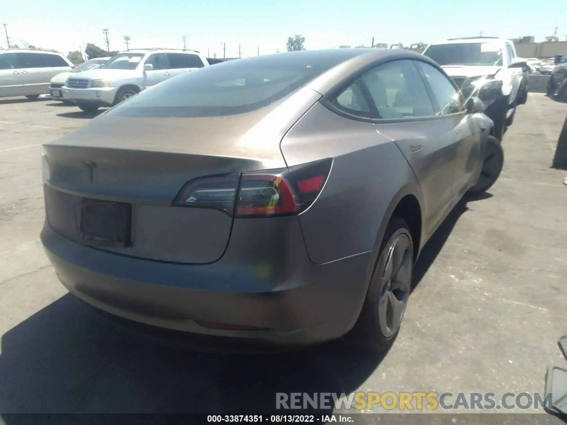 4 Photograph of a damaged car 5YJ3E1EA5LF634528 TESLA MODEL 3 2020