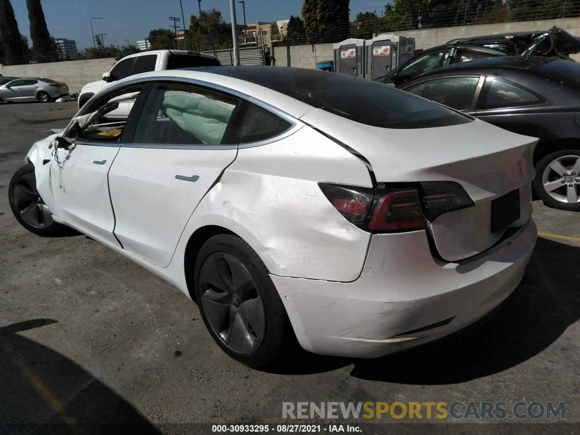 3 Photograph of a damaged car 5YJ3E1EA5LF644895 TESLA MODEL 3 2020