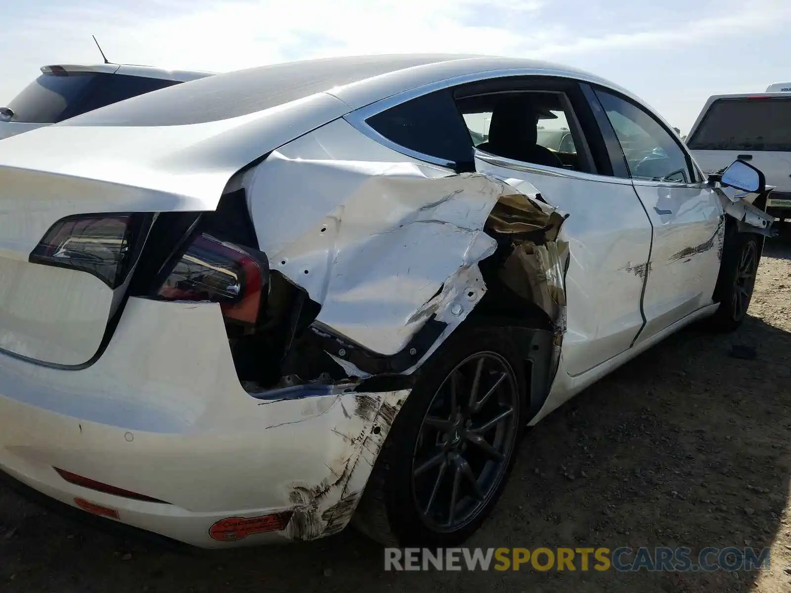 9 Photograph of a damaged car 5YJ3E1EA5LF659266 TESLA MODEL 3 2020