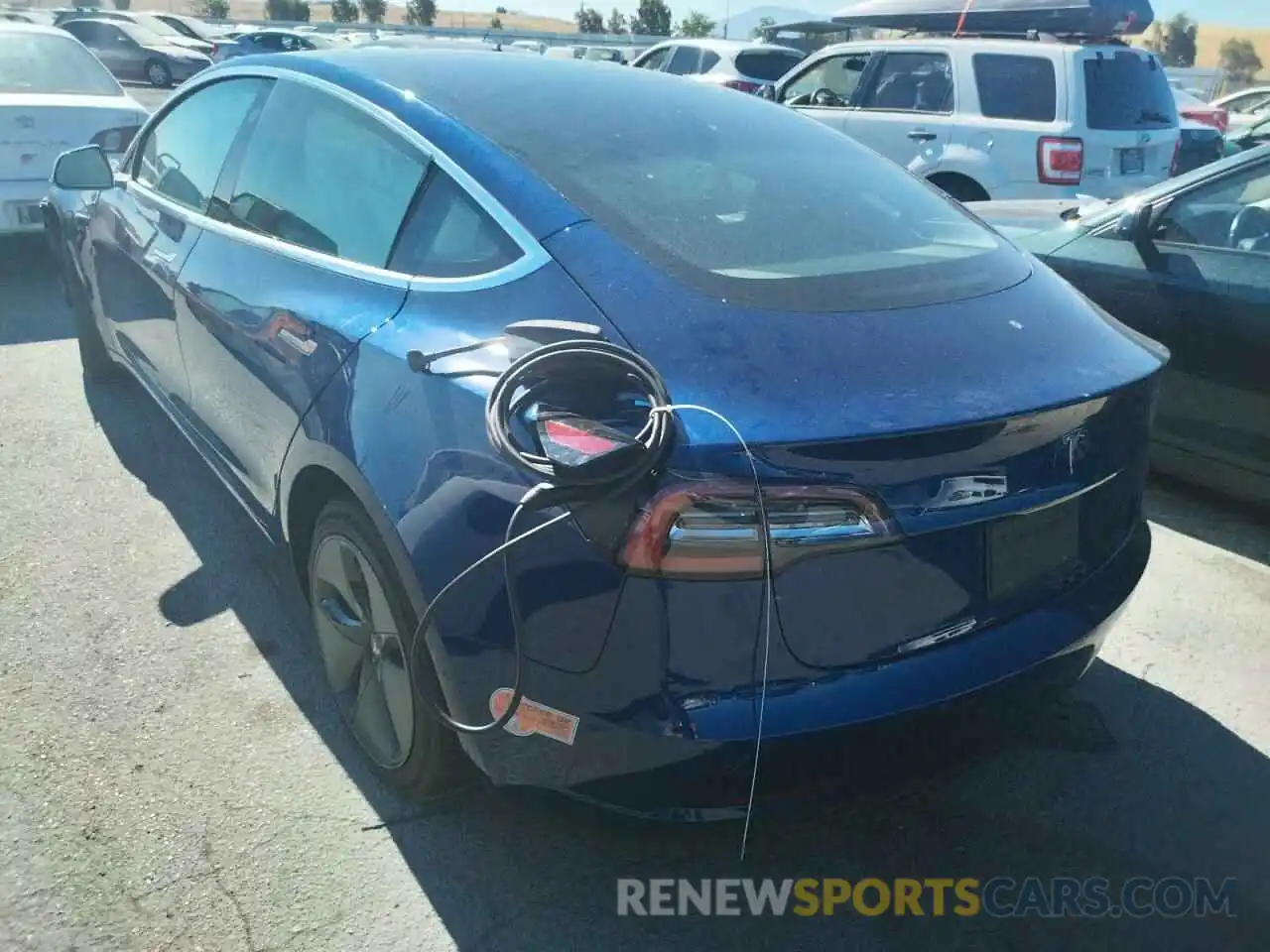 3 Photograph of a damaged car 5YJ3E1EA5LF706005 TESLA MODEL 3 2020