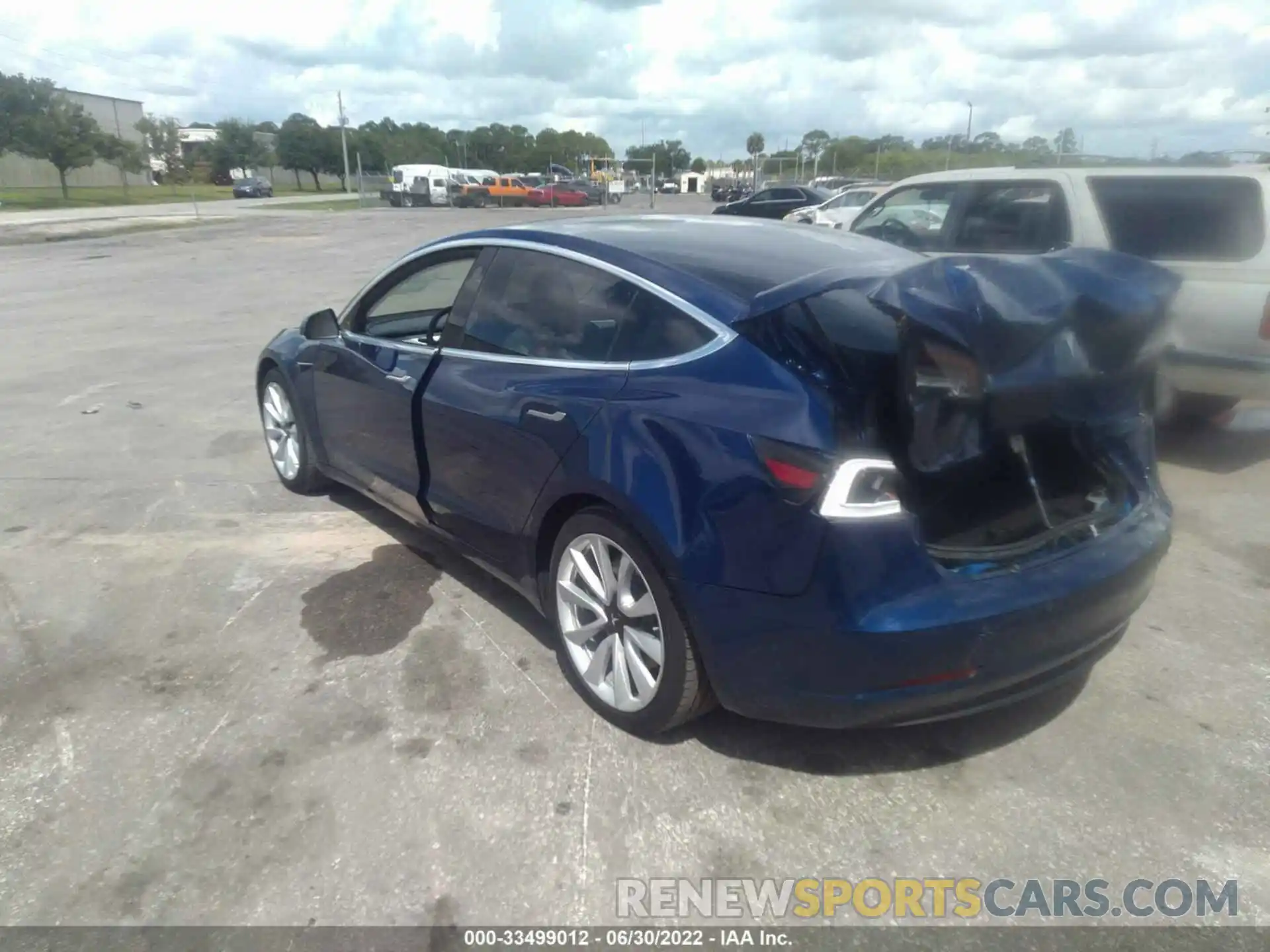 3 Photograph of a damaged car 5YJ3E1EA5LF710295 TESLA MODEL 3 2020