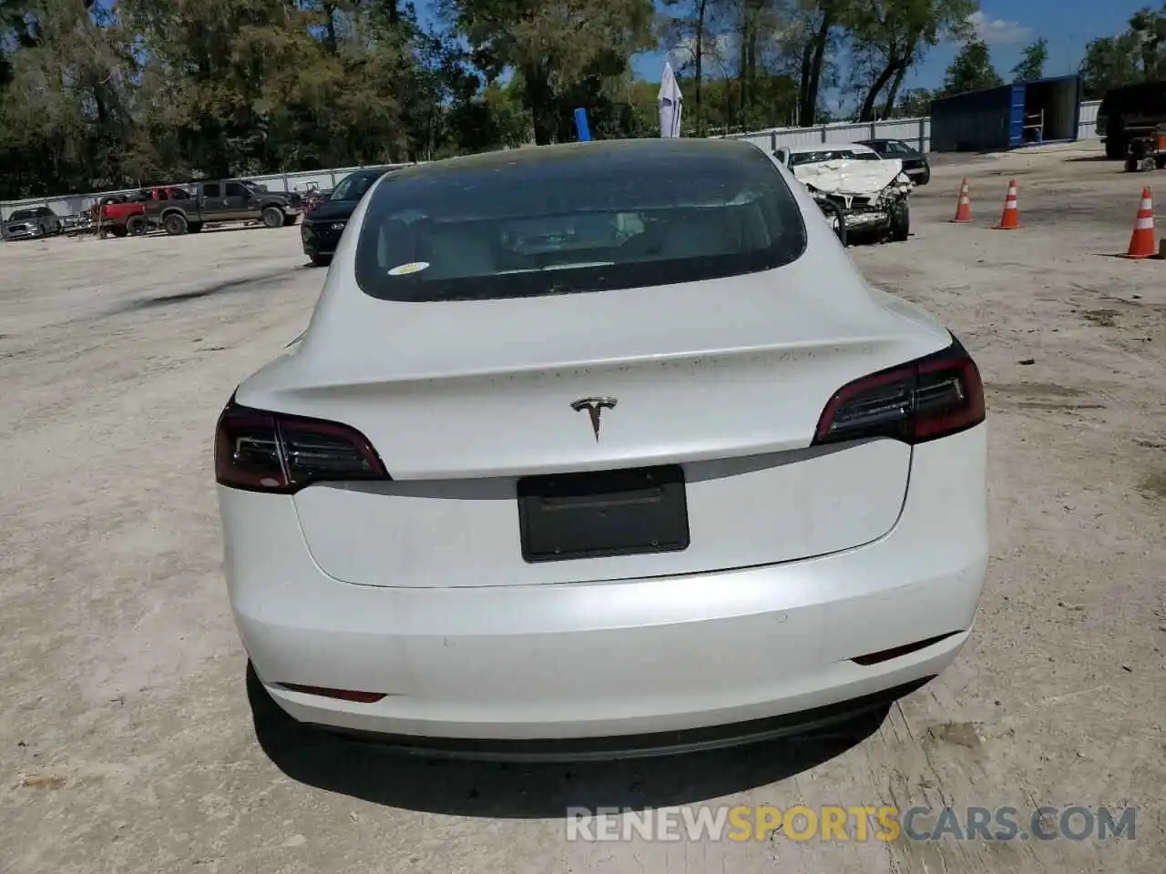 6 Photograph of a damaged car 5YJ3E1EA5LF717585 TESLA MODEL 3 2020