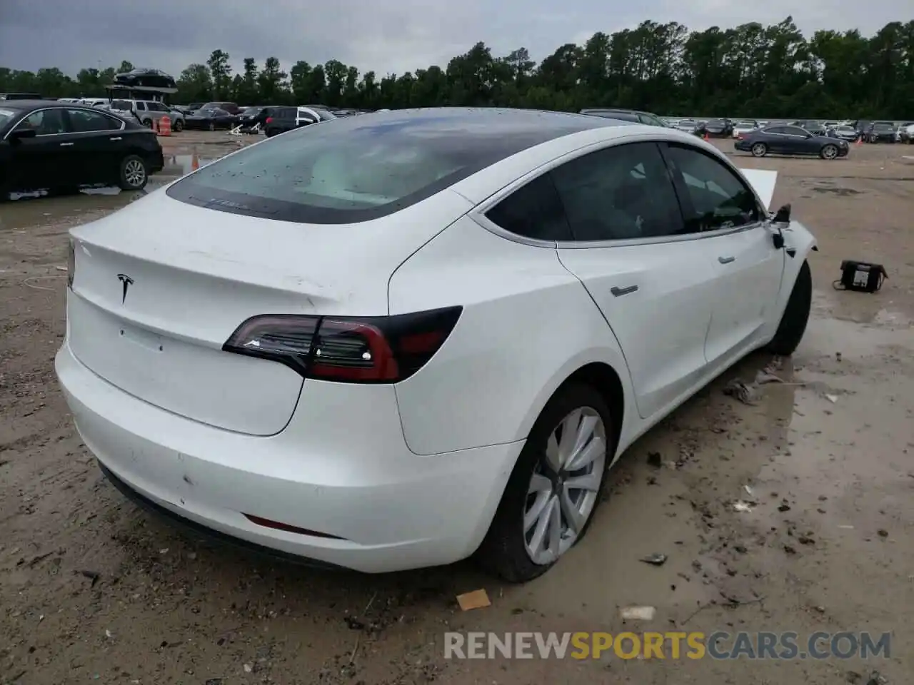 4 Фотография поврежденного автомобиля 5YJ3E1EA5LF717733 TESLA MODEL 3 2020