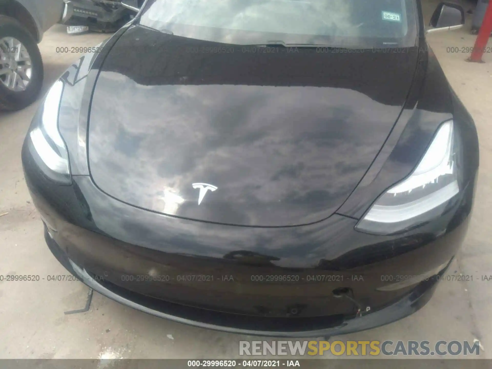 10 Photograph of a damaged car 5YJ3E1EA5LF736475 TESLA MODEL 3 2020