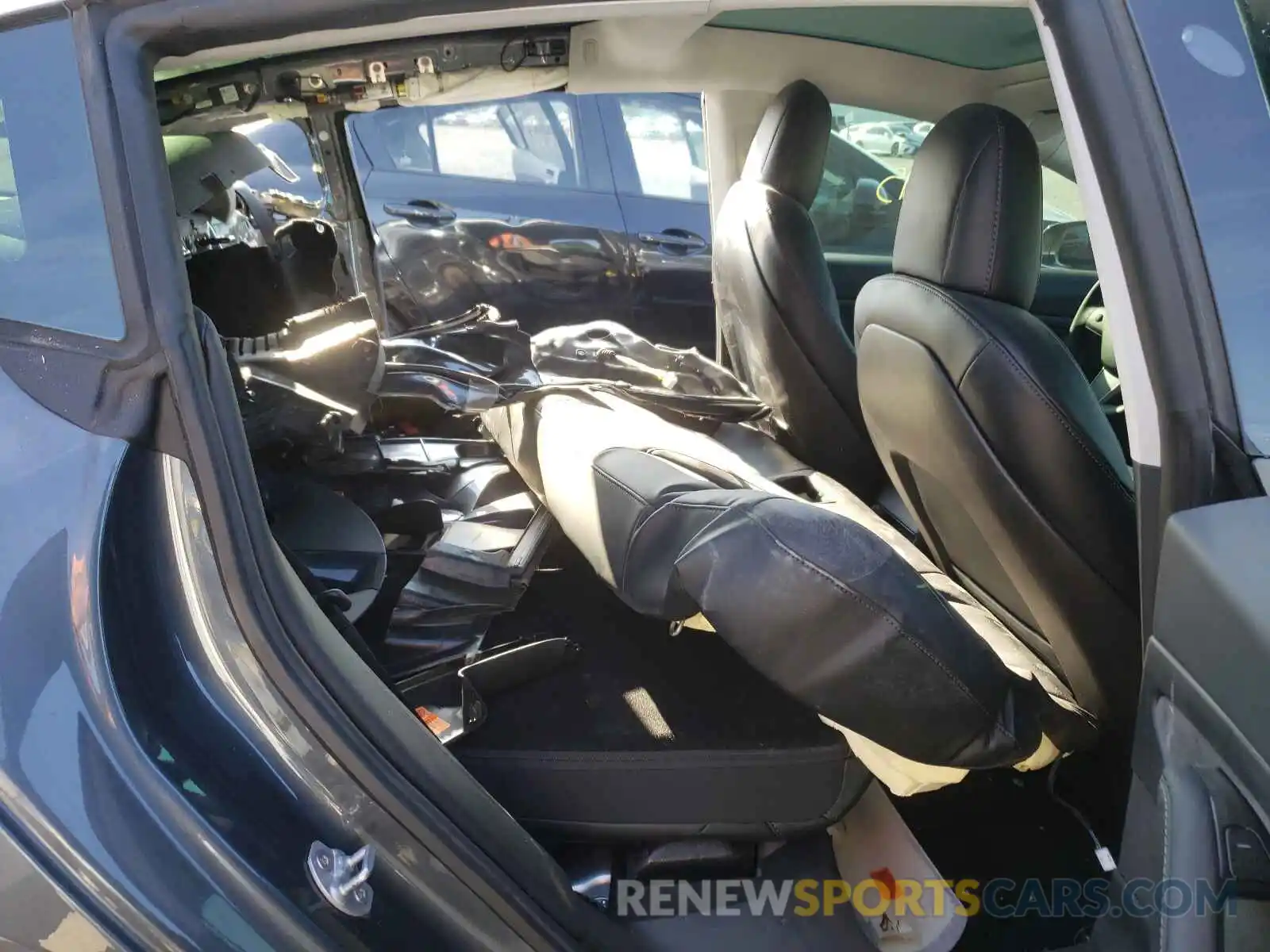 6 Photograph of a damaged car 5YJ3E1EA5LF736637 TESLA MODEL 3 2020