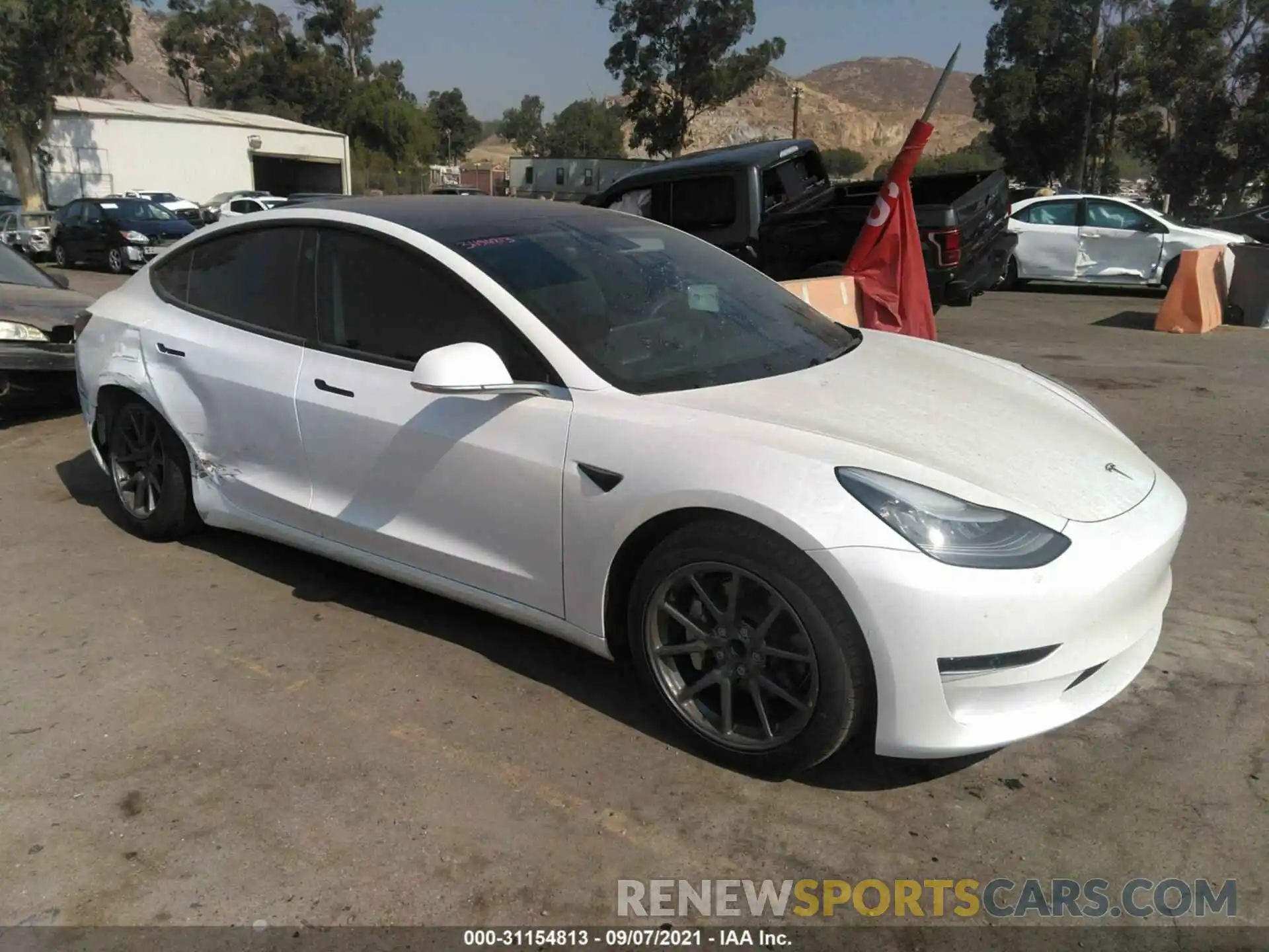 1 Photograph of a damaged car 5YJ3E1EA5LF740008 TESLA MODEL 3 2020