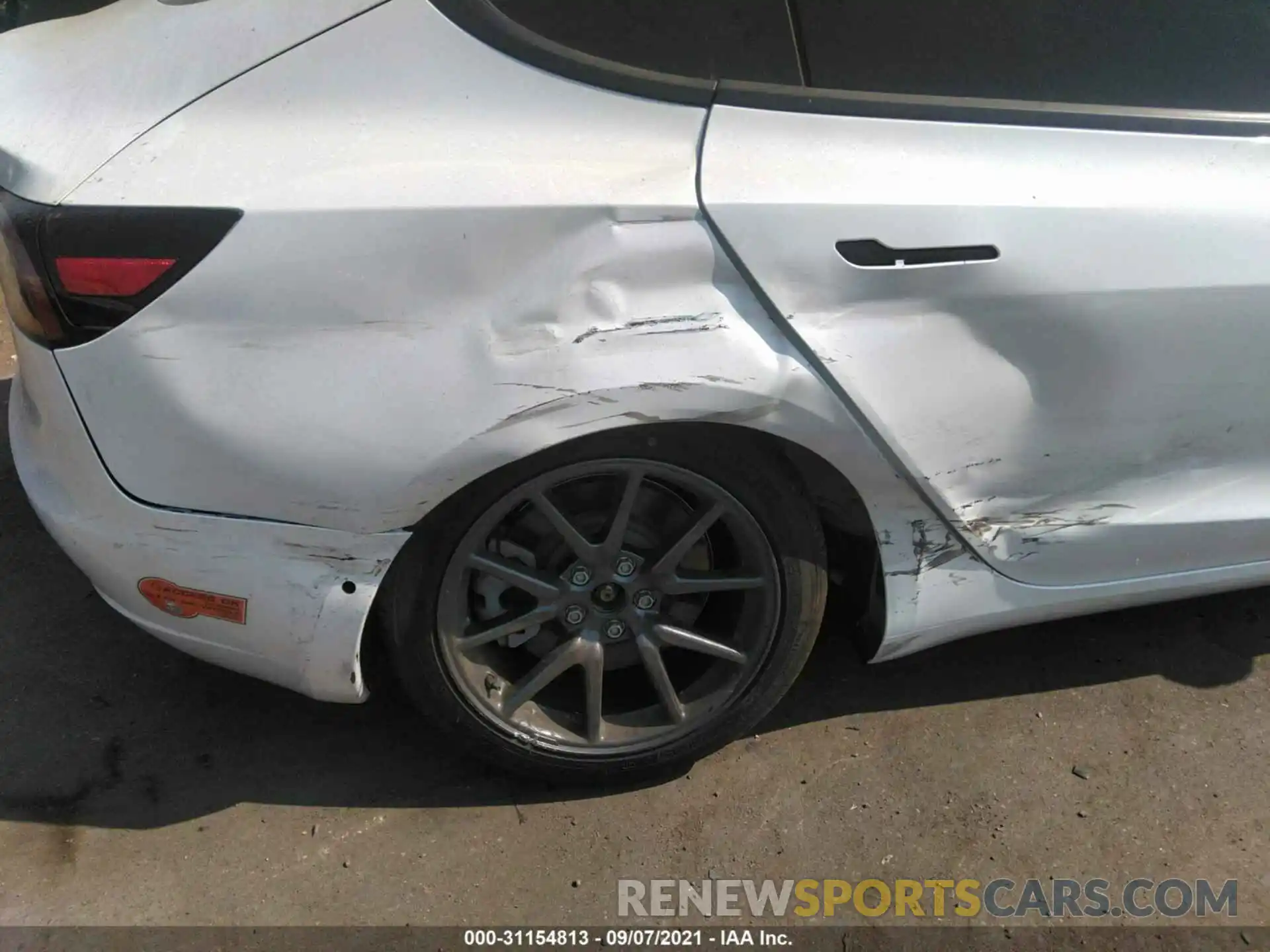 6 Photograph of a damaged car 5YJ3E1EA5LF740008 TESLA MODEL 3 2020