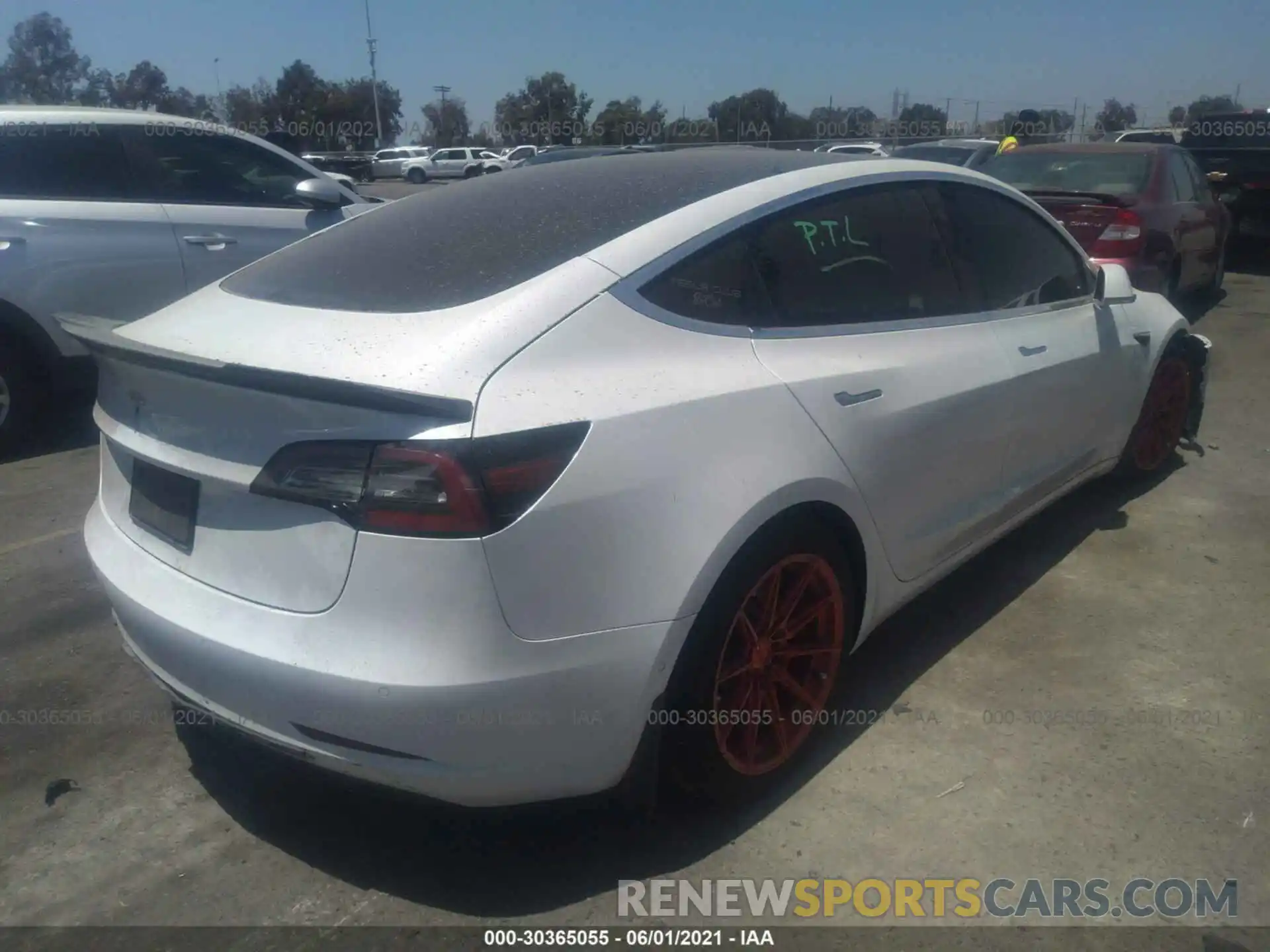 4 Photograph of a damaged car 5YJ3E1EA5LF746147 TESLA MODEL 3 2020