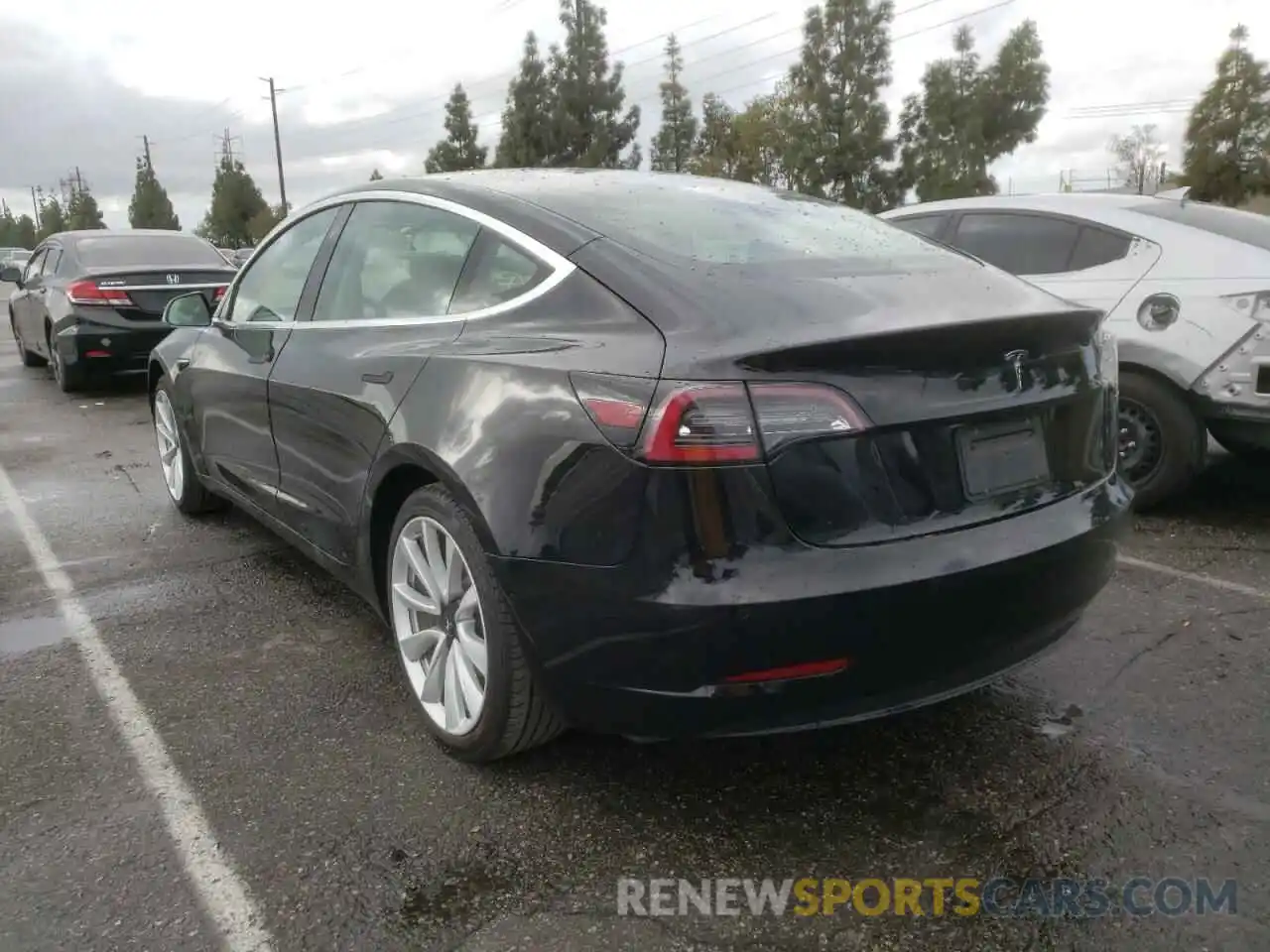 3 Photograph of a damaged car 5YJ3E1EA5LF807884 TESLA MODEL 3 2020