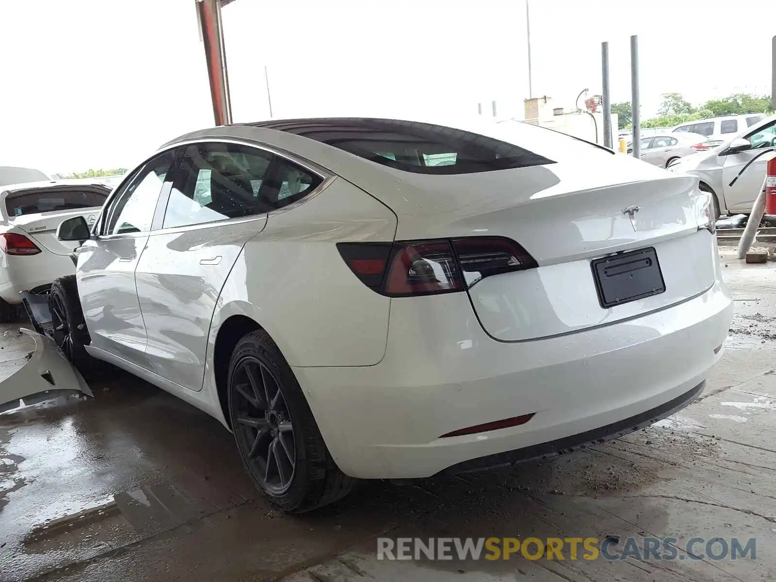 3 Photograph of a damaged car 5YJ3E1EA6LF504628 TESLA MODEL 3 2020