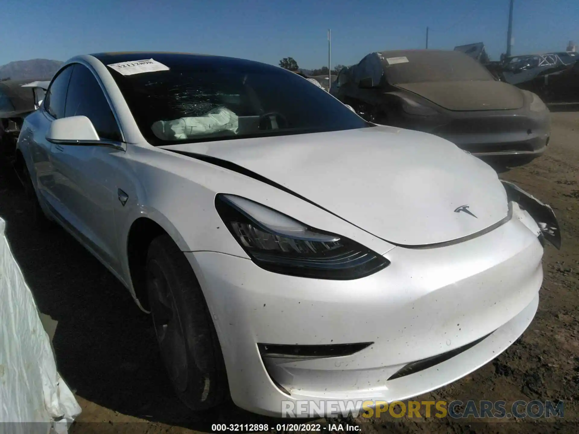 1 Photograph of a damaged car 5YJ3E1EA6LF613090 TESLA MODEL 3 2020