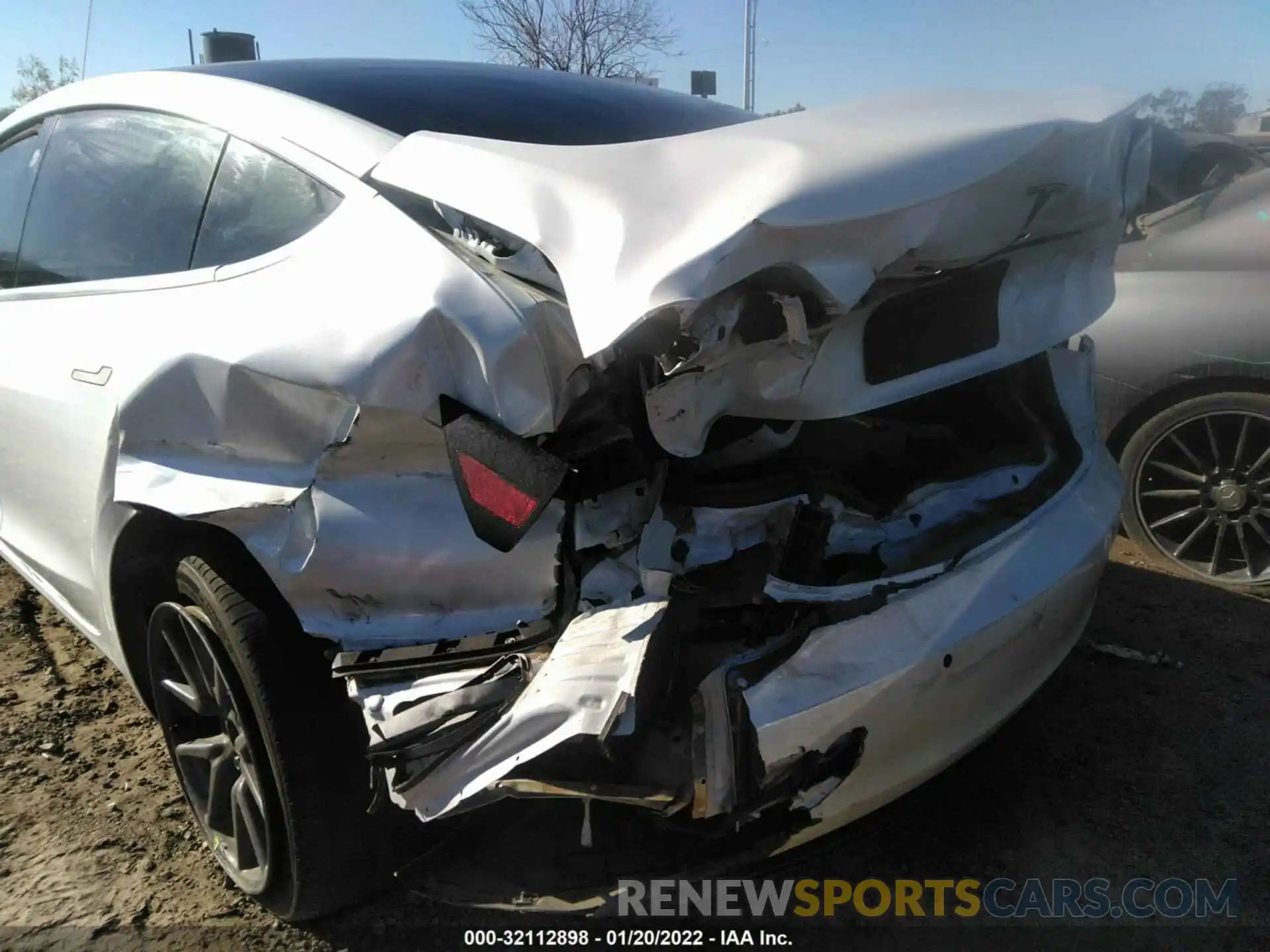 6 Photograph of a damaged car 5YJ3E1EA6LF613090 TESLA MODEL 3 2020