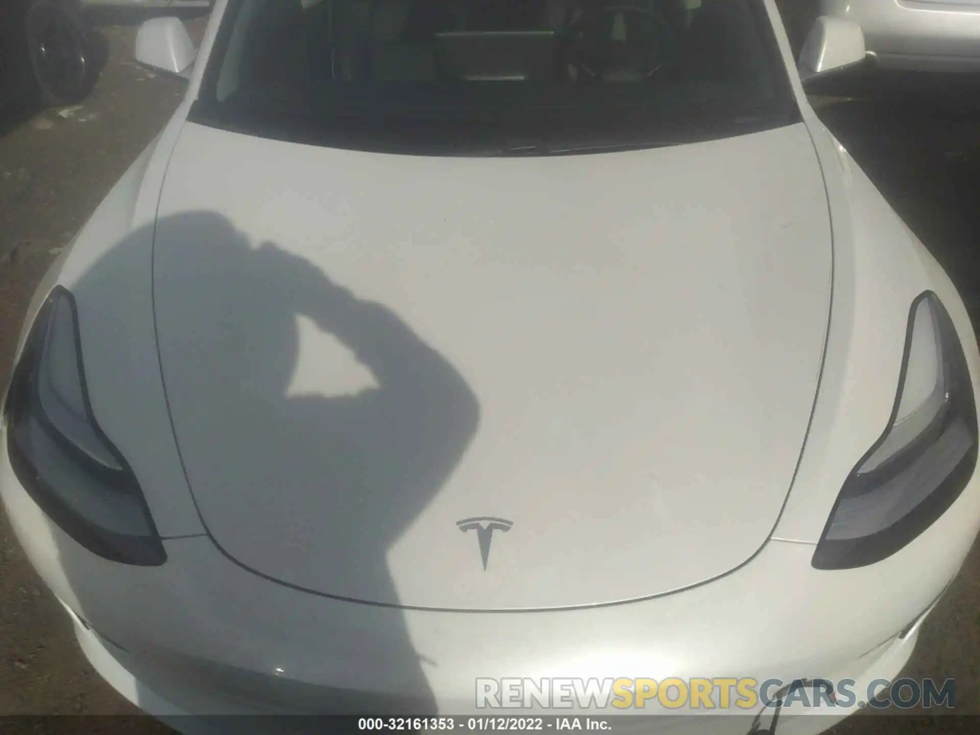 10 Photograph of a damaged car 5YJ3E1EA6LF613784 TESLA MODEL 3 2020