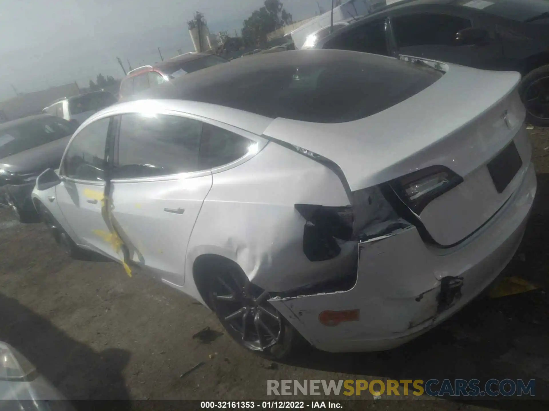 3 Photograph of a damaged car 5YJ3E1EA6LF613784 TESLA MODEL 3 2020