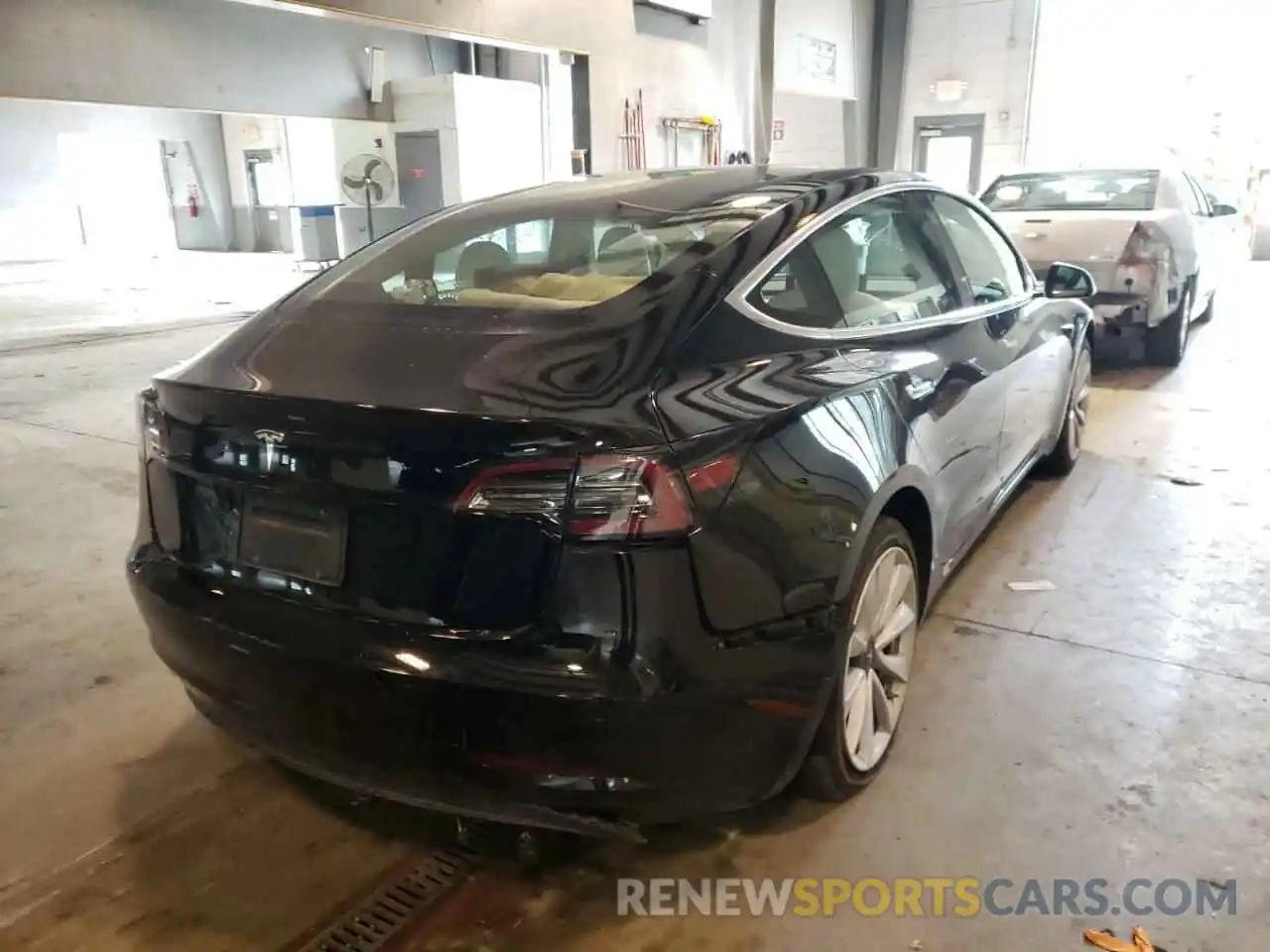 4 Фотография поврежденного автомобиля 5YJ3E1EA6LF615728 TESLA MODEL 3 2020