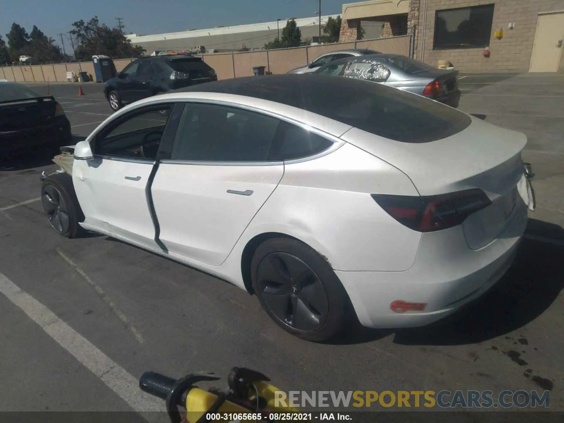 3 Photograph of a damaged car 5YJ3E1EA6LF632593 TESLA MODEL 3 2020