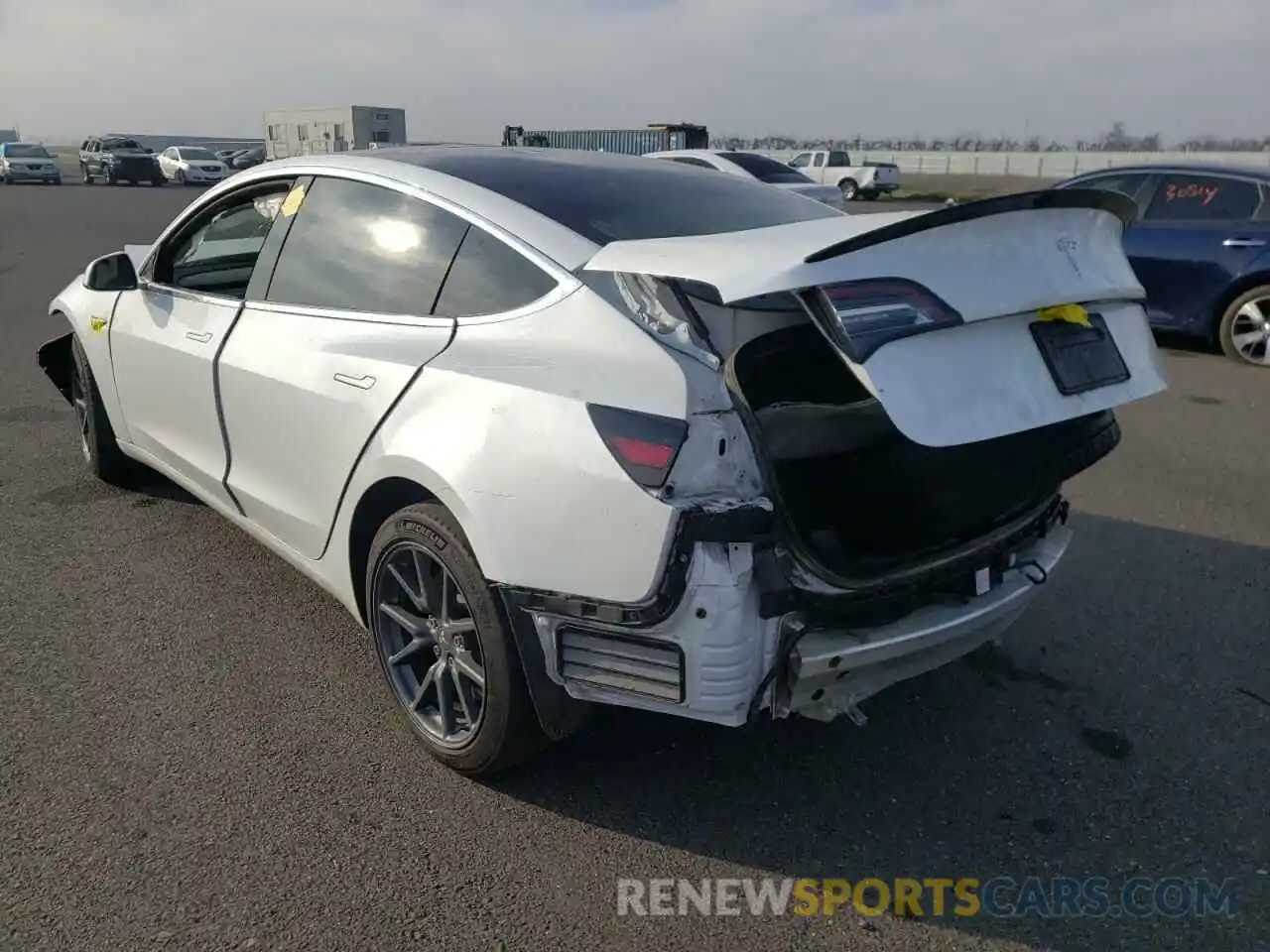 3 Photograph of a damaged car 5YJ3E1EA6LF660653 TESLA MODEL 3 2020