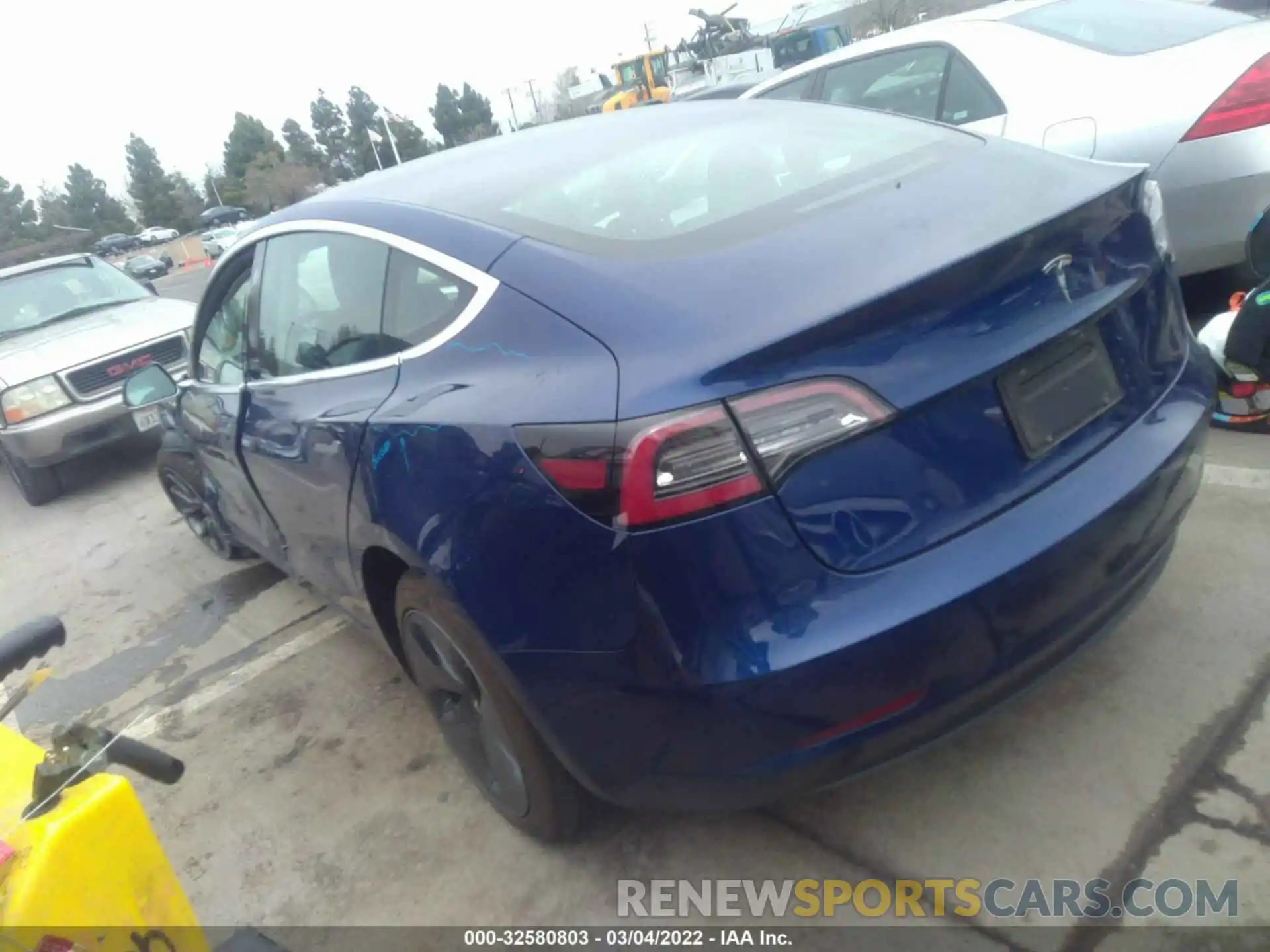 3 Photograph of a damaged car 5YJ3E1EA6LF705882 TESLA MODEL 3 2020