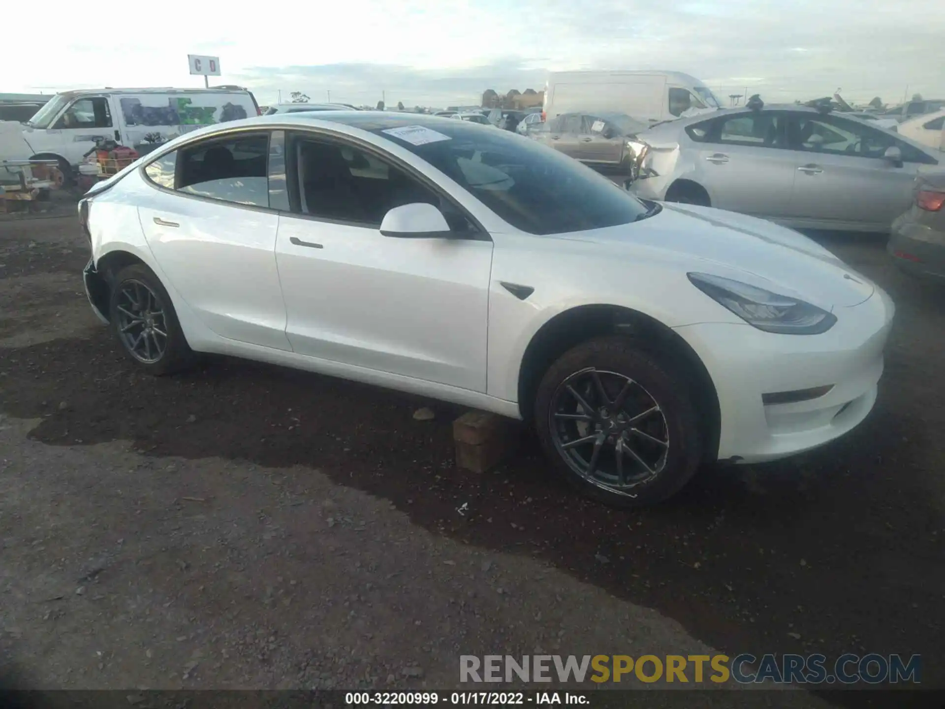 1 Photograph of a damaged car 5YJ3E1EA6LF706630 TESLA MODEL 3 2020