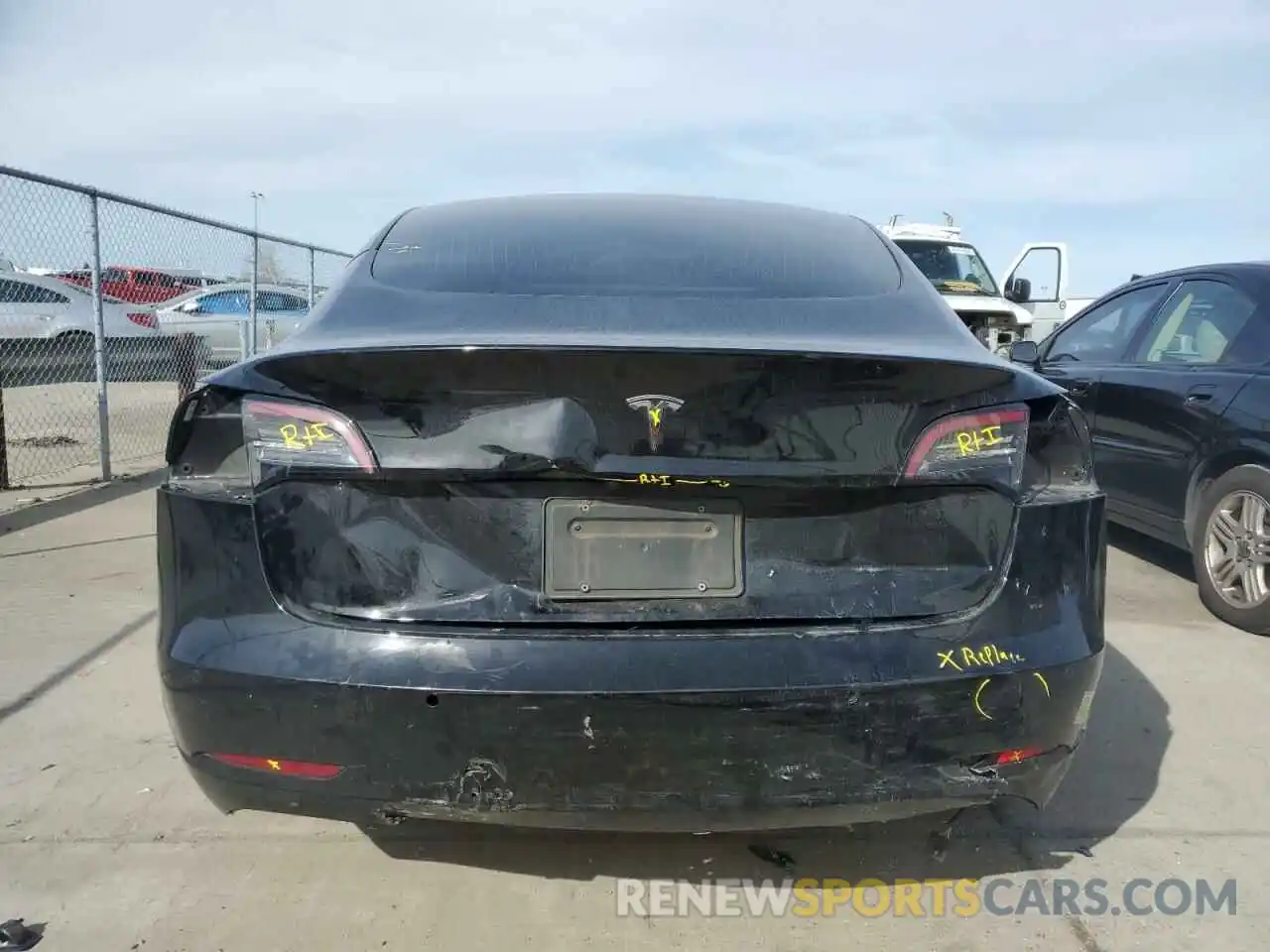 6 Photograph of a damaged car 5YJ3E1EA6LF739076 TESLA MODEL 3 2020