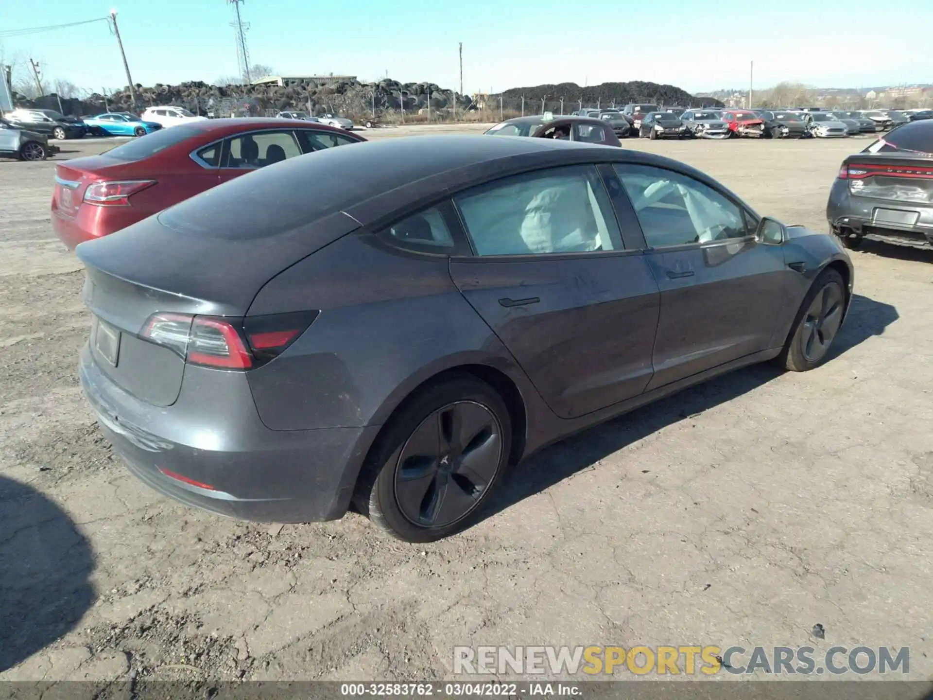 4 Photograph of a damaged car 5YJ3E1EA6LF739255 TESLA MODEL 3 2020