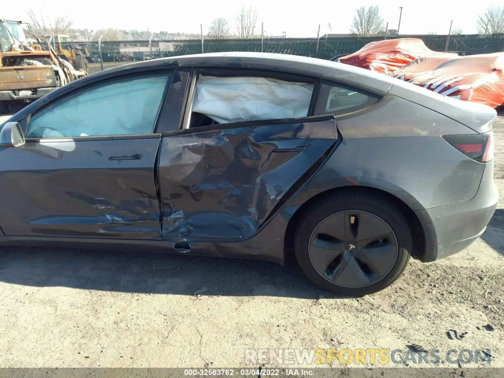 6 Photograph of a damaged car 5YJ3E1EA6LF739255 TESLA MODEL 3 2020