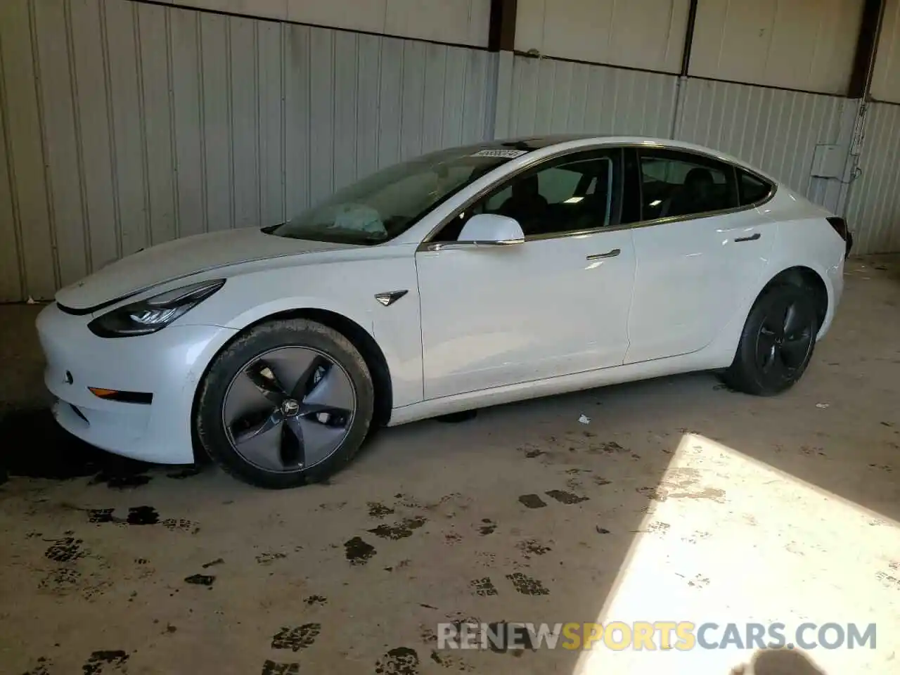 1 Photograph of a damaged car 5YJ3E1EA6LF742978 TESLA MODEL 3 2020