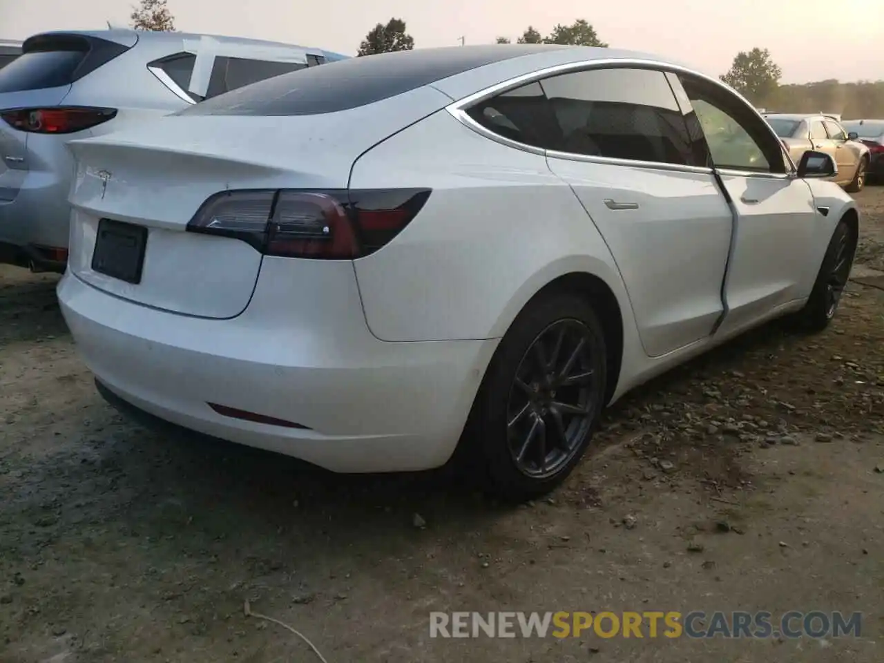 4 Фотография поврежденного автомобиля 5YJ3E1EA6LF797365 TESLA MODEL 3 2020