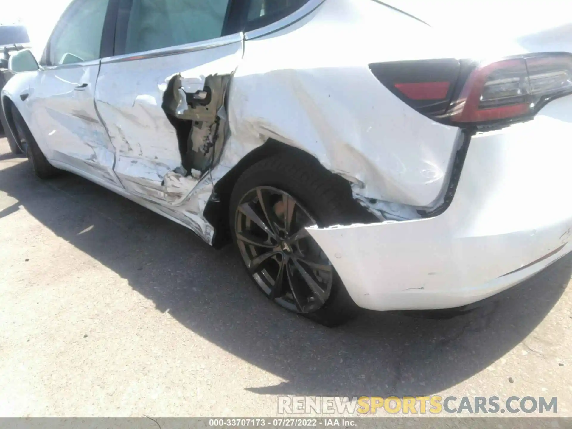 6 Photograph of a damaged car 5YJ3E1EA6LF804315 TESLA MODEL 3 2020