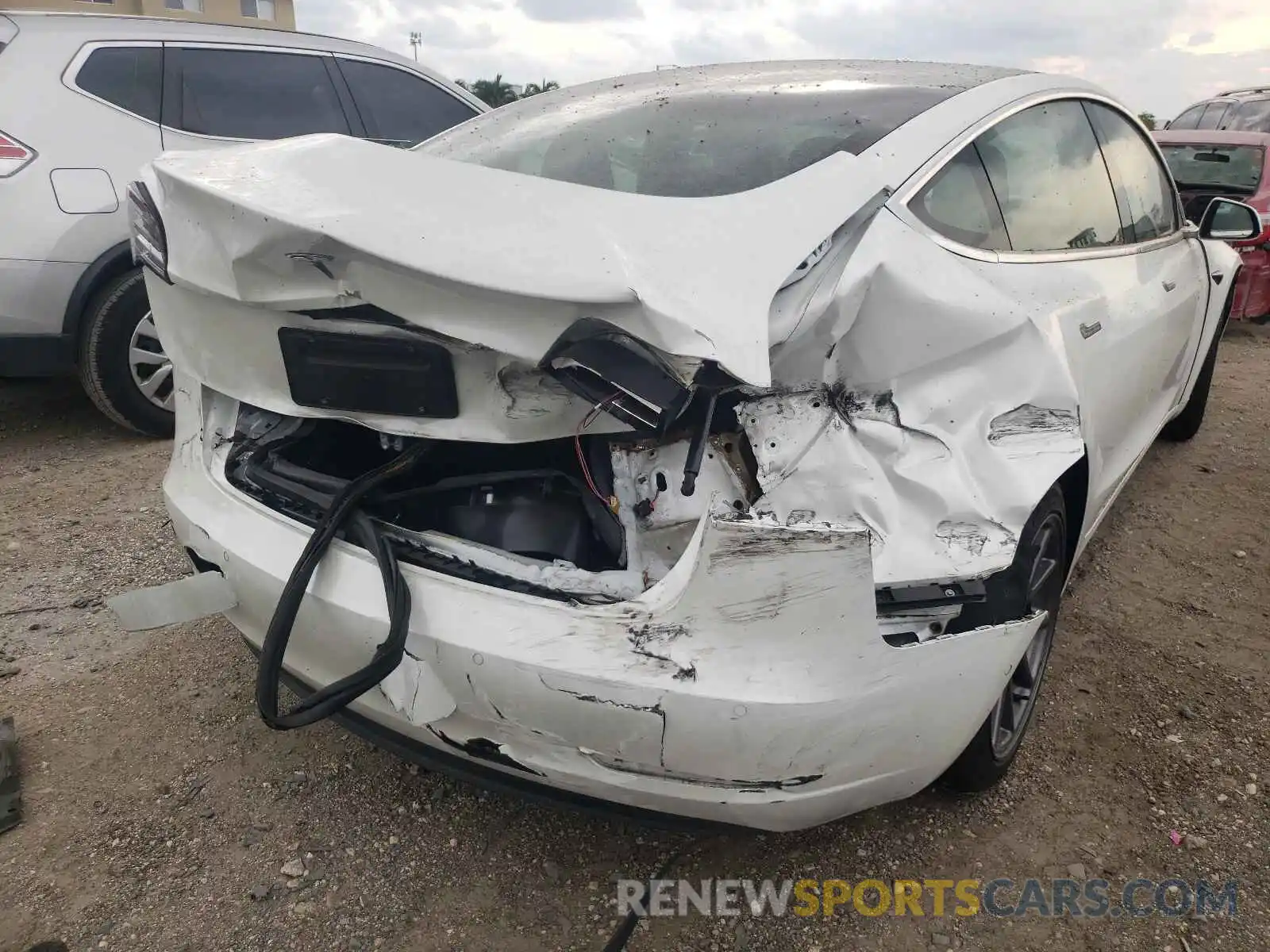 9 Photograph of a damaged car 5YJ3E1EA7LF504329 TESLA MODEL 3 2020