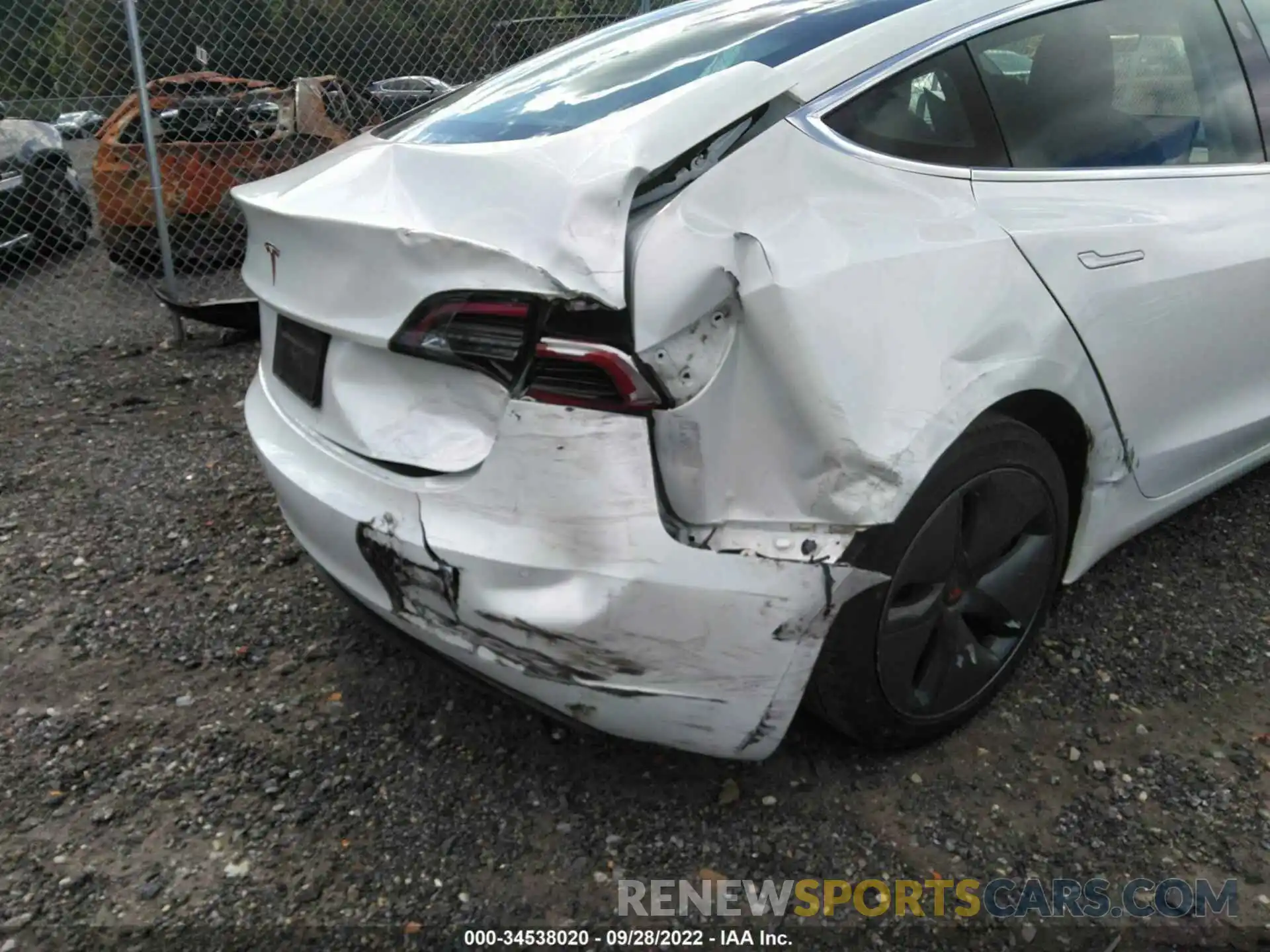 6 Photograph of a damaged car 5YJ3E1EA7LF612837 TESLA MODEL 3 2020