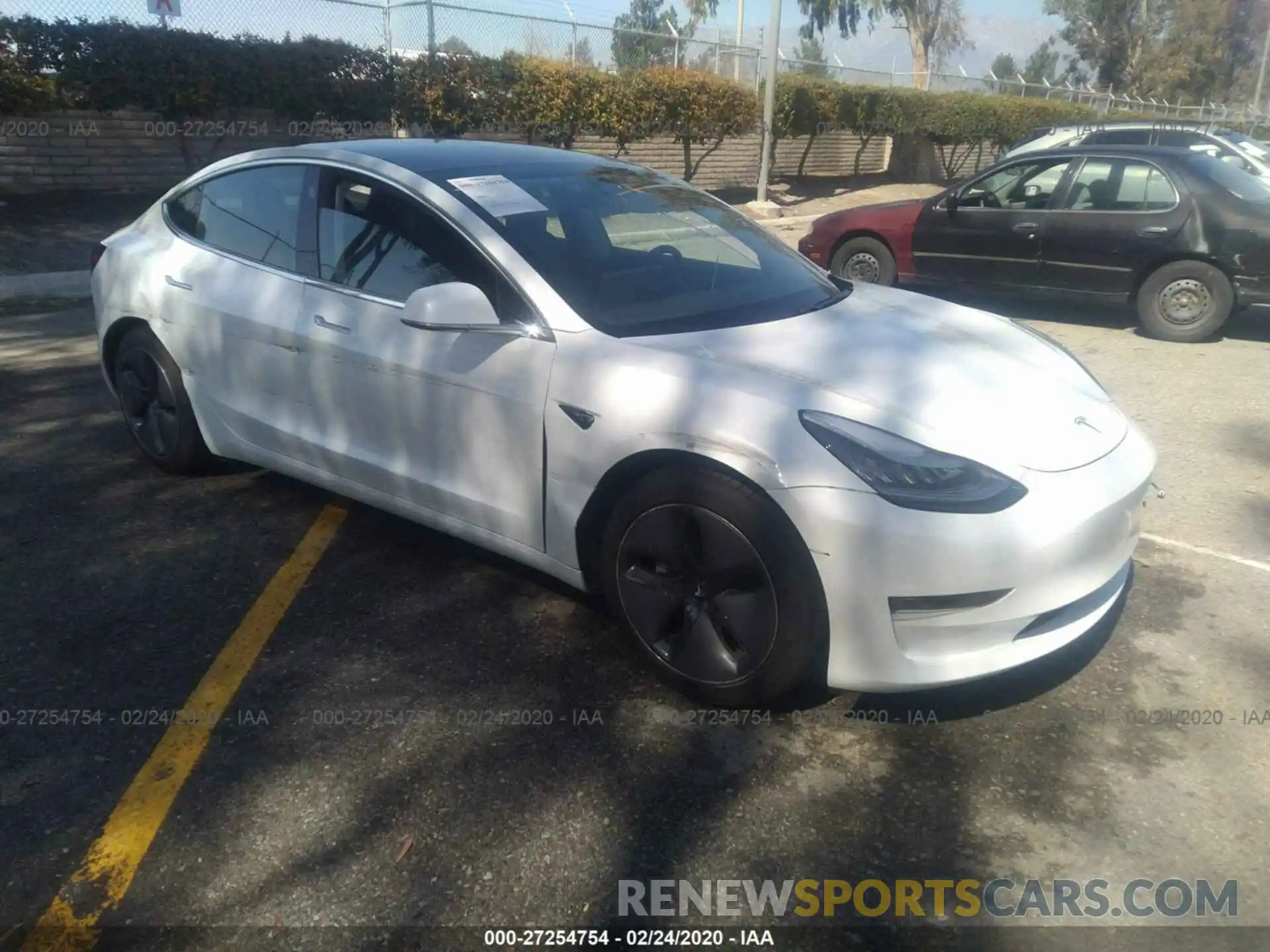 1 Photograph of a damaged car 5YJ3E1EA7LF613521 TESLA MODEL 3 2020