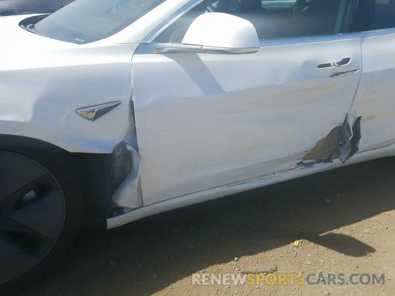 9 Photograph of a damaged car 5YJ3E1EA7LF613812 TESLA MODEL 3 2020