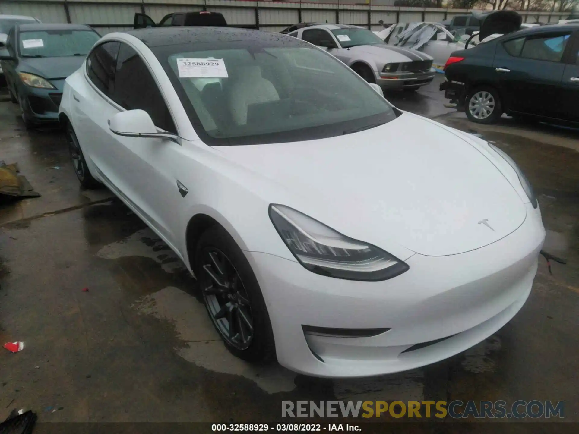 1 Photograph of a damaged car 5YJ3E1EA7LF615530 TESLA MODEL 3 2020