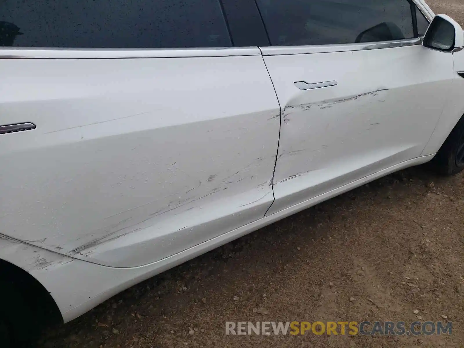 9 Photograph of a damaged car 5YJ3E1EA7LF632294 TESLA MODEL 3 2020