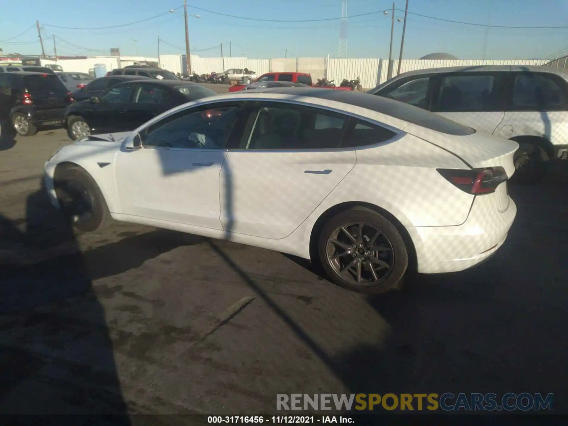 3 Photograph of a damaged car 5YJ3E1EA7LF660273 TESLA MODEL 3 2020