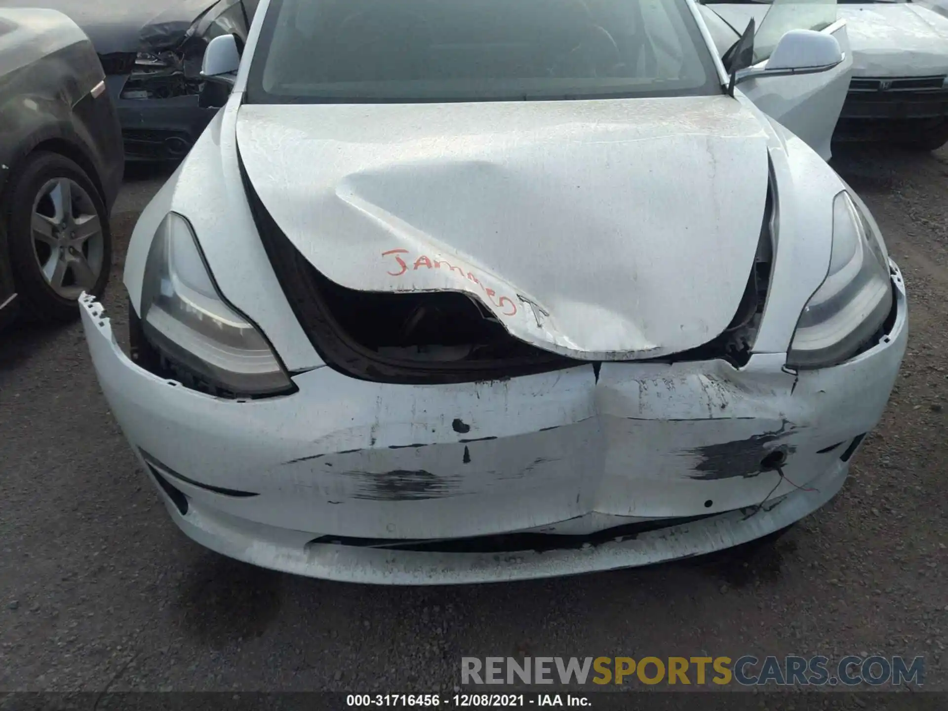 6 Photograph of a damaged car 5YJ3E1EA7LF660273 TESLA MODEL 3 2020