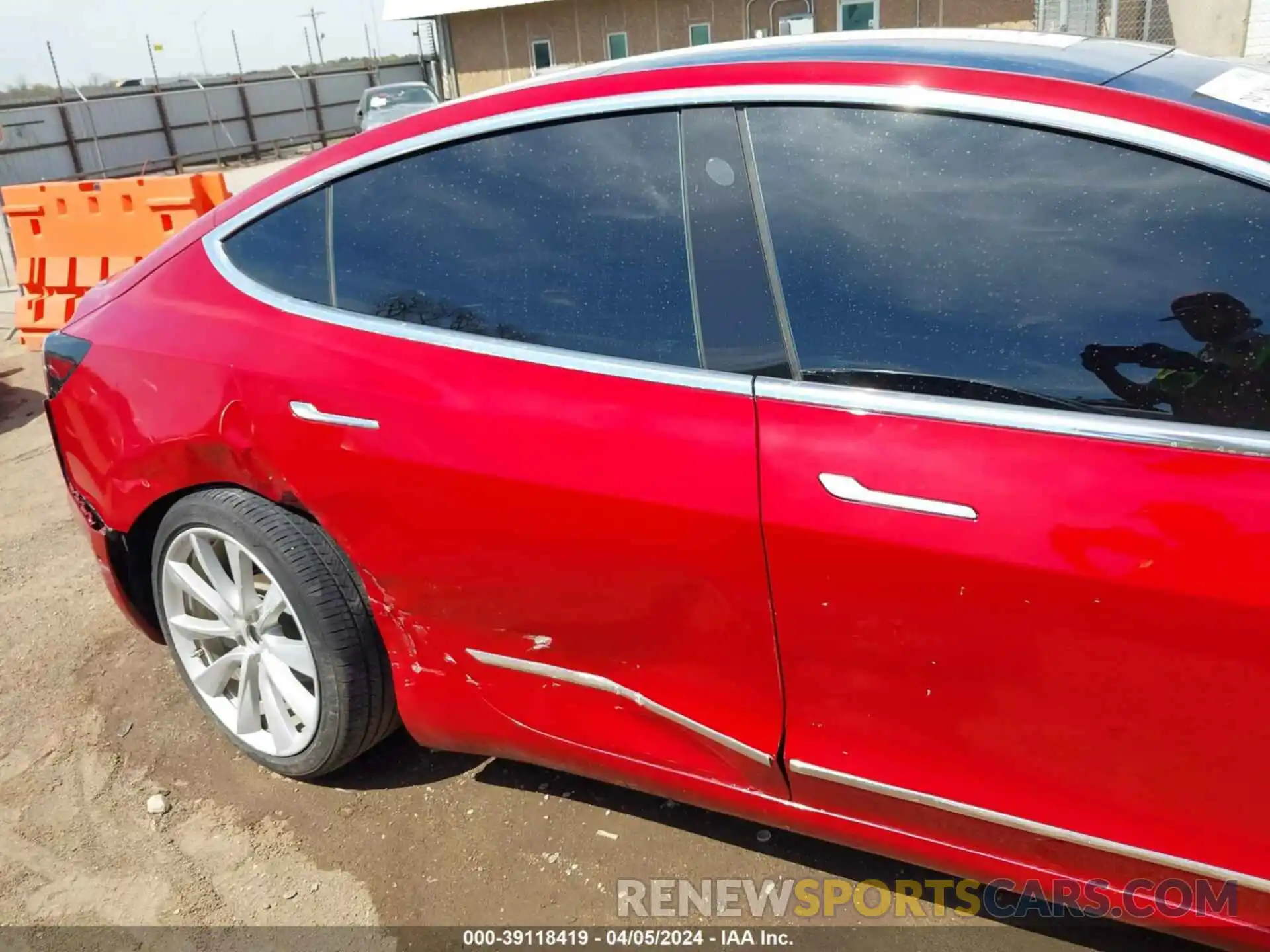 6 Photograph of a damaged car 5YJ3E1EA7LF661276 TESLA MODEL 3 2020