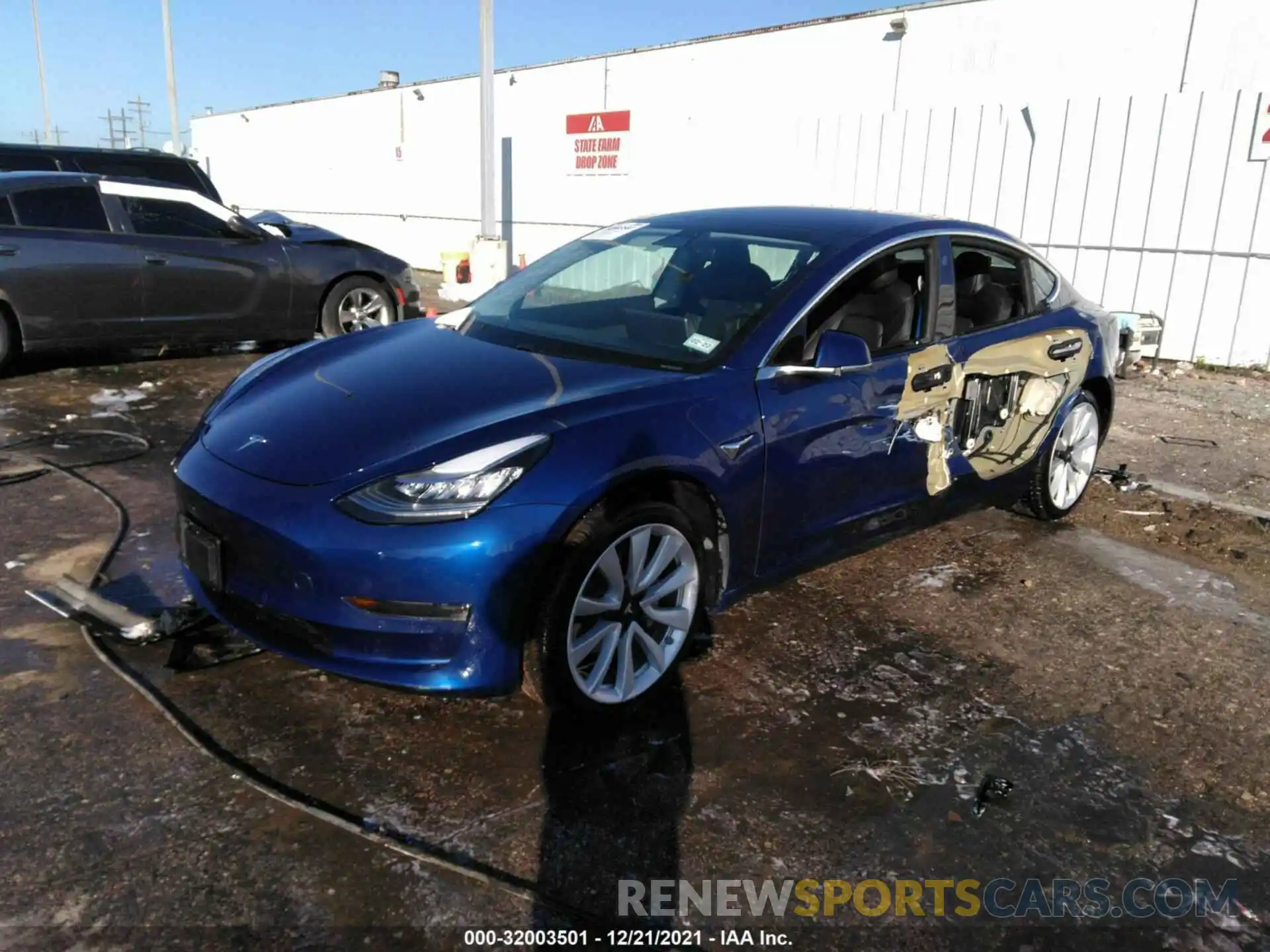 2 Photograph of a damaged car 5YJ3E1EA7LF661312 TESLA MODEL 3 2020