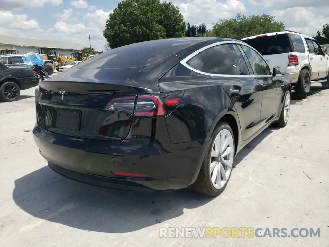 4 Photograph of a damaged car 5YJ3E1EA7LF662511 TESLA MODEL 3 2020