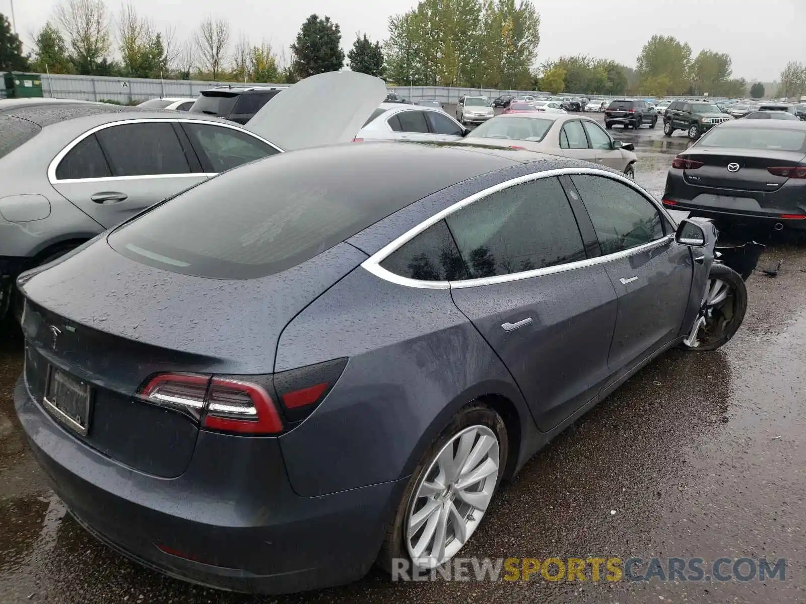 4 Фотография поврежденного автомобиля 5YJ3E1EA7LF670186 TESLA MODEL 3 2020