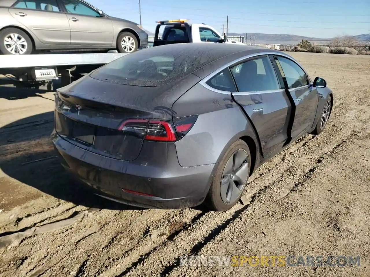 4 Фотография поврежденного автомобиля 5YJ3E1EA7LF739345 TESLA MODEL 3 2020