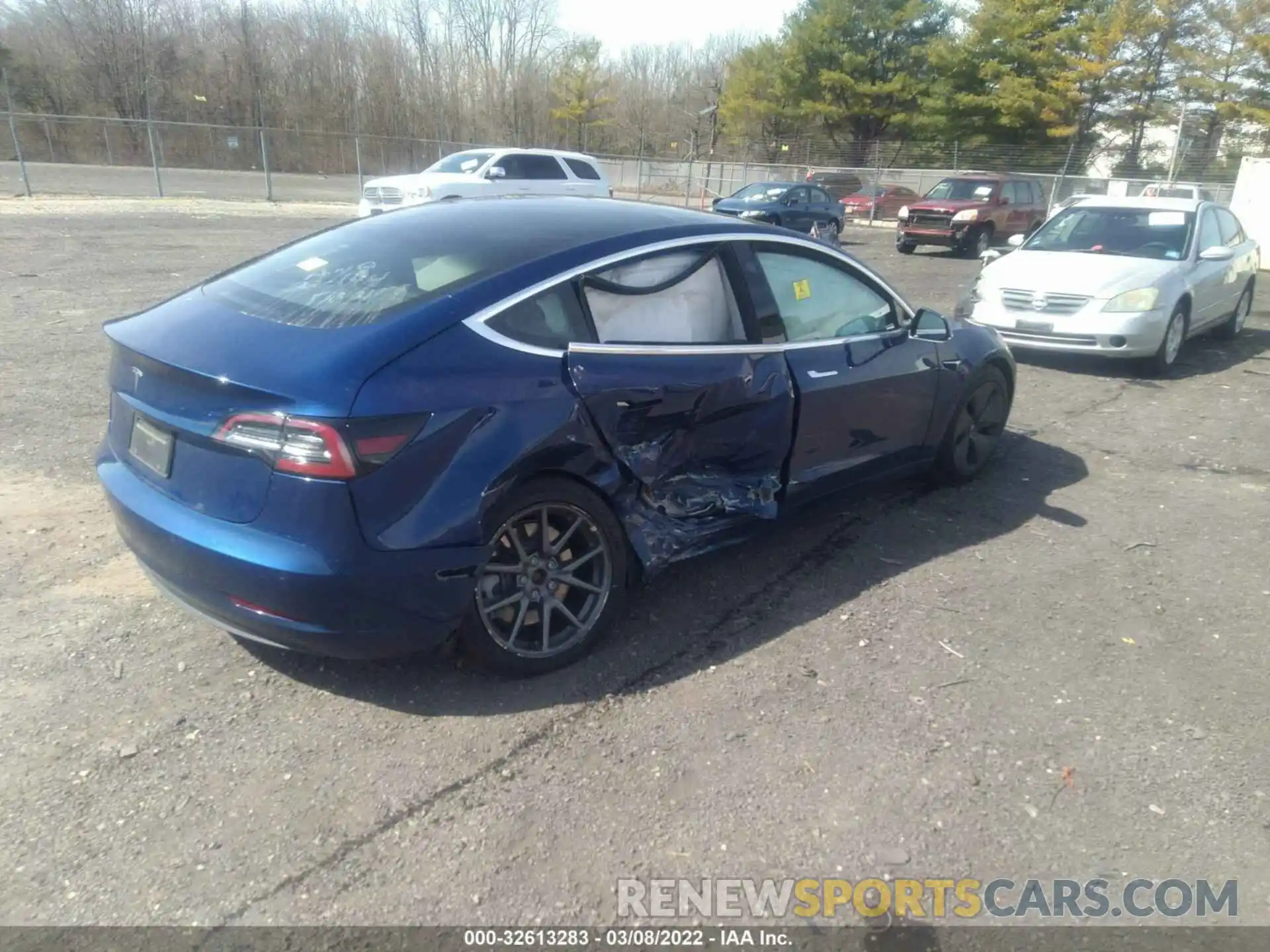 4 Photograph of a damaged car 5YJ3E1EA7LF739829 TESLA MODEL 3 2020