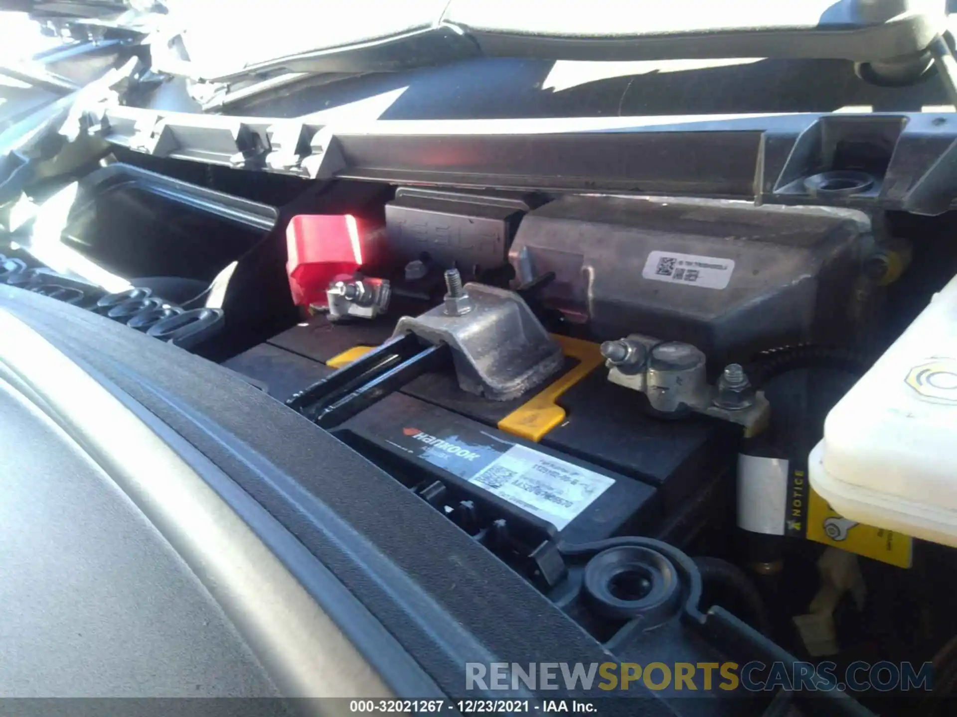 10 Photograph of a damaged car 5YJ3E1EA7LF784852 TESLA MODEL 3 2020