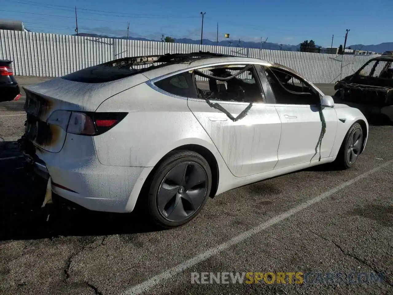 3 Photograph of a damaged car 5YJ3E1EA7LF805179 TESLA MODEL 3 2020